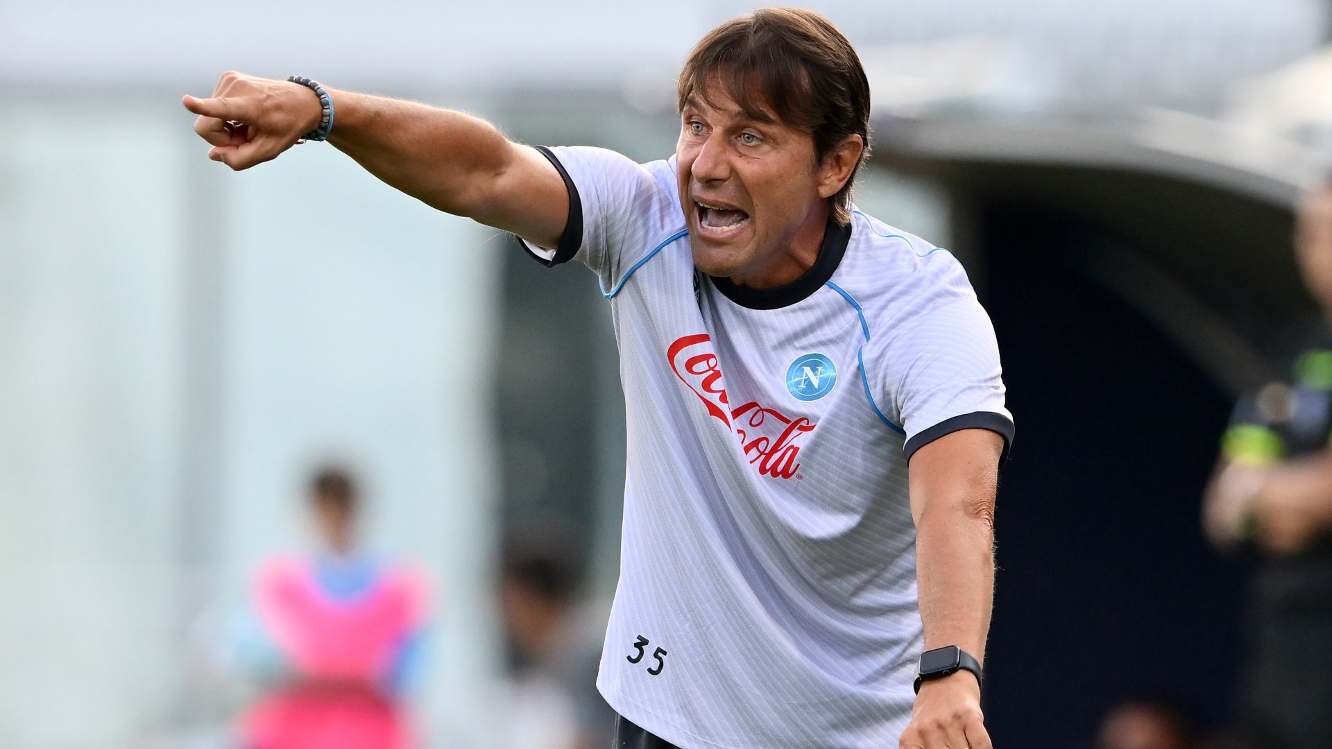 Napoli Attempts to Hijack AC Milan's Pursuit of Manchester United's Rasmus Hojlund Amid Romelu Lukaku's Injury Setback