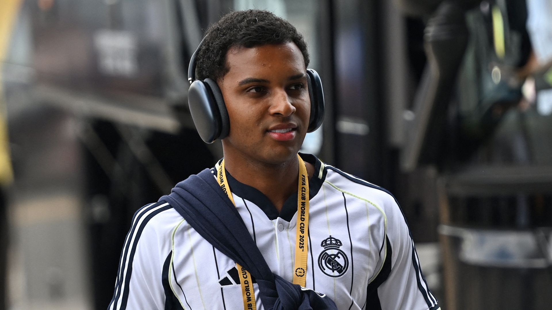 Liverpool Scales Back Interest in Rodrygo After Chiesa's Standout Premier League Debut, as Manchester City and Arsenal Vie for Real Madrid Star's Signature