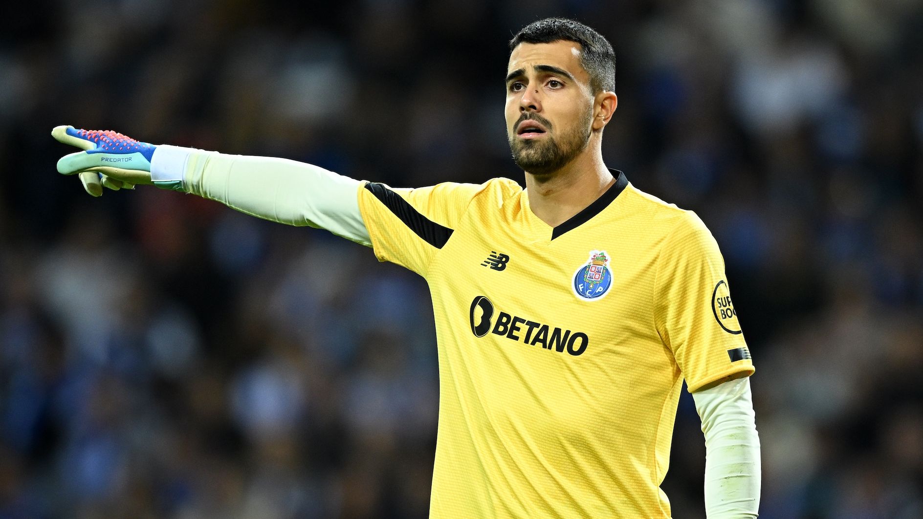 Manchester United's Goalkeeper Targets: Gianluigi Donnarumma, Diogo Costa, and Six Alternatives to Replace Andre Onana and Altay Bayindir