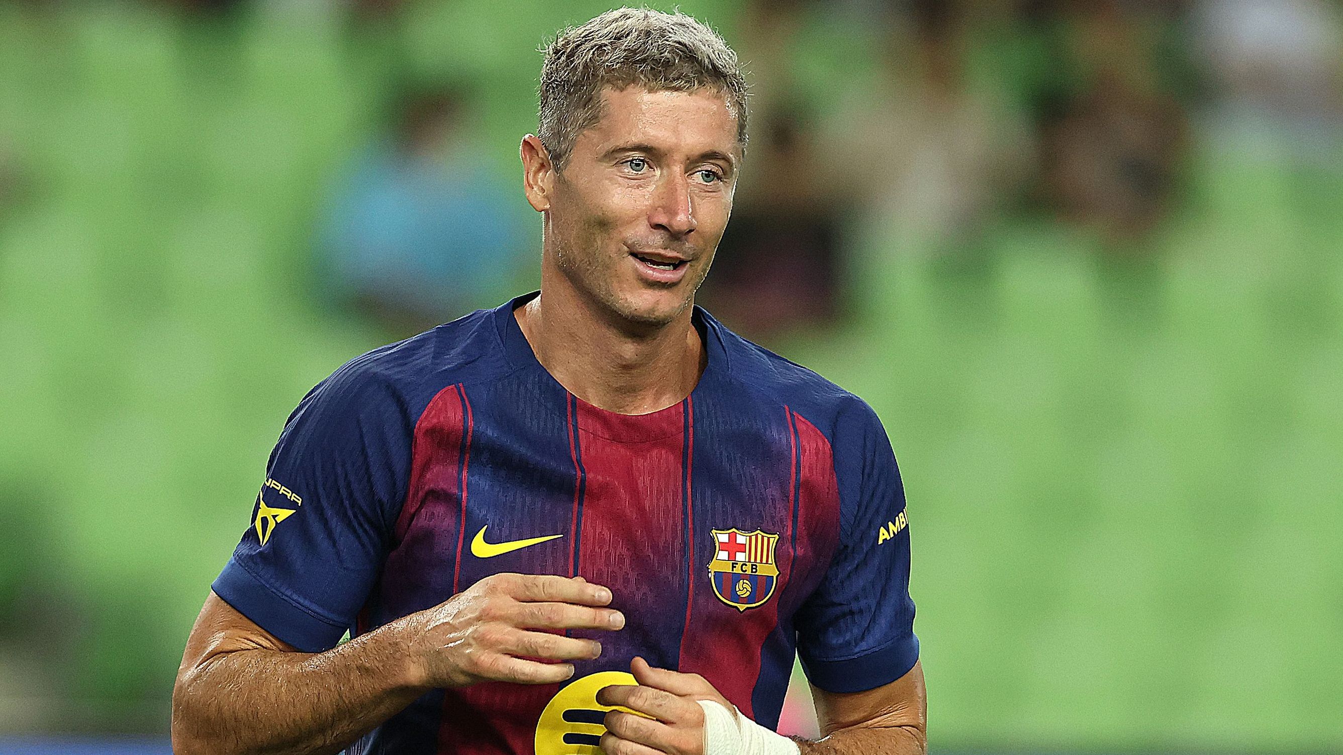 Robert Lewandowski Returns to Barcelona Training Following Injury Recovery, Targeting Next La Liga Match