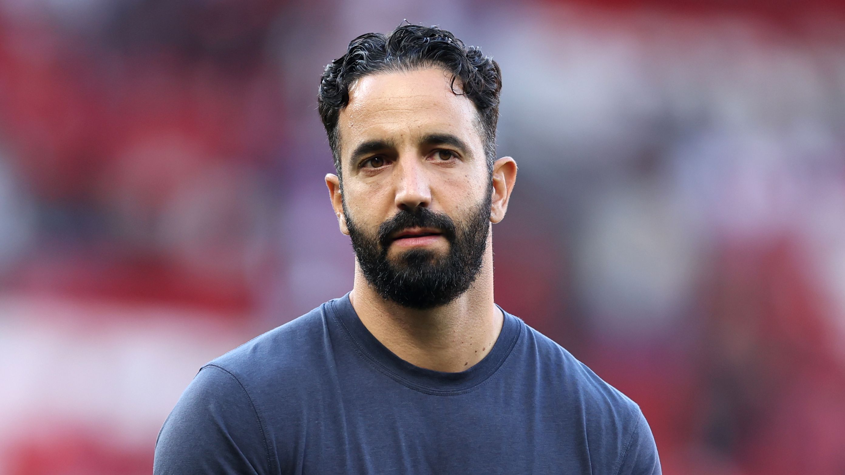 Struggling Manchester United Player Urged to Depart Ruben Amorim's Squad Amid Transfer Challenges