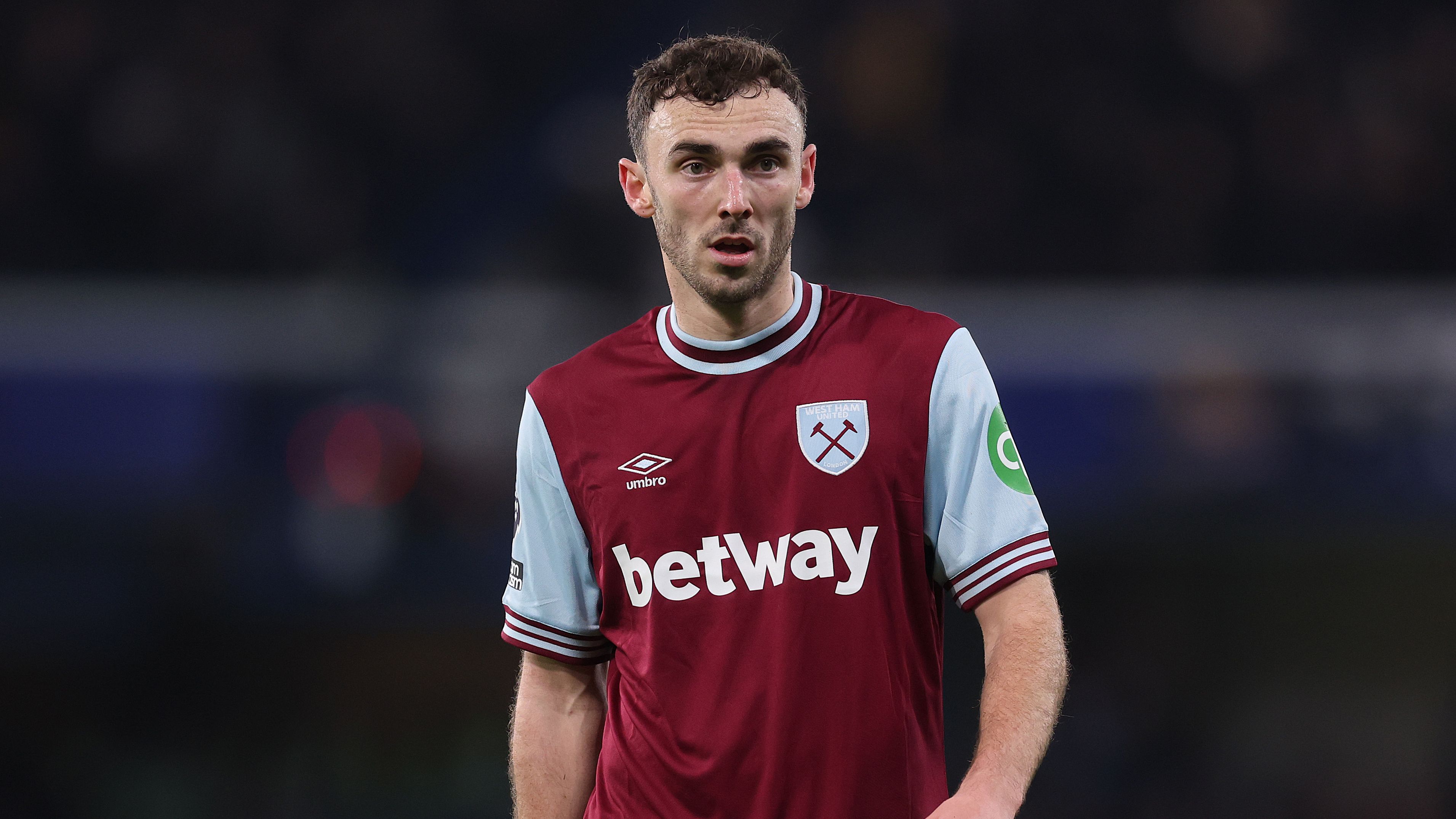 Wrexham AFC Targets Strategic Transfer from West Ham Under Reynolds and McElhenney's Leadership