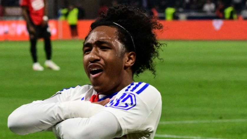 Arsenal Pursues Everton's Transfer Target After Outbidding Tottenham for Eberechi Eze