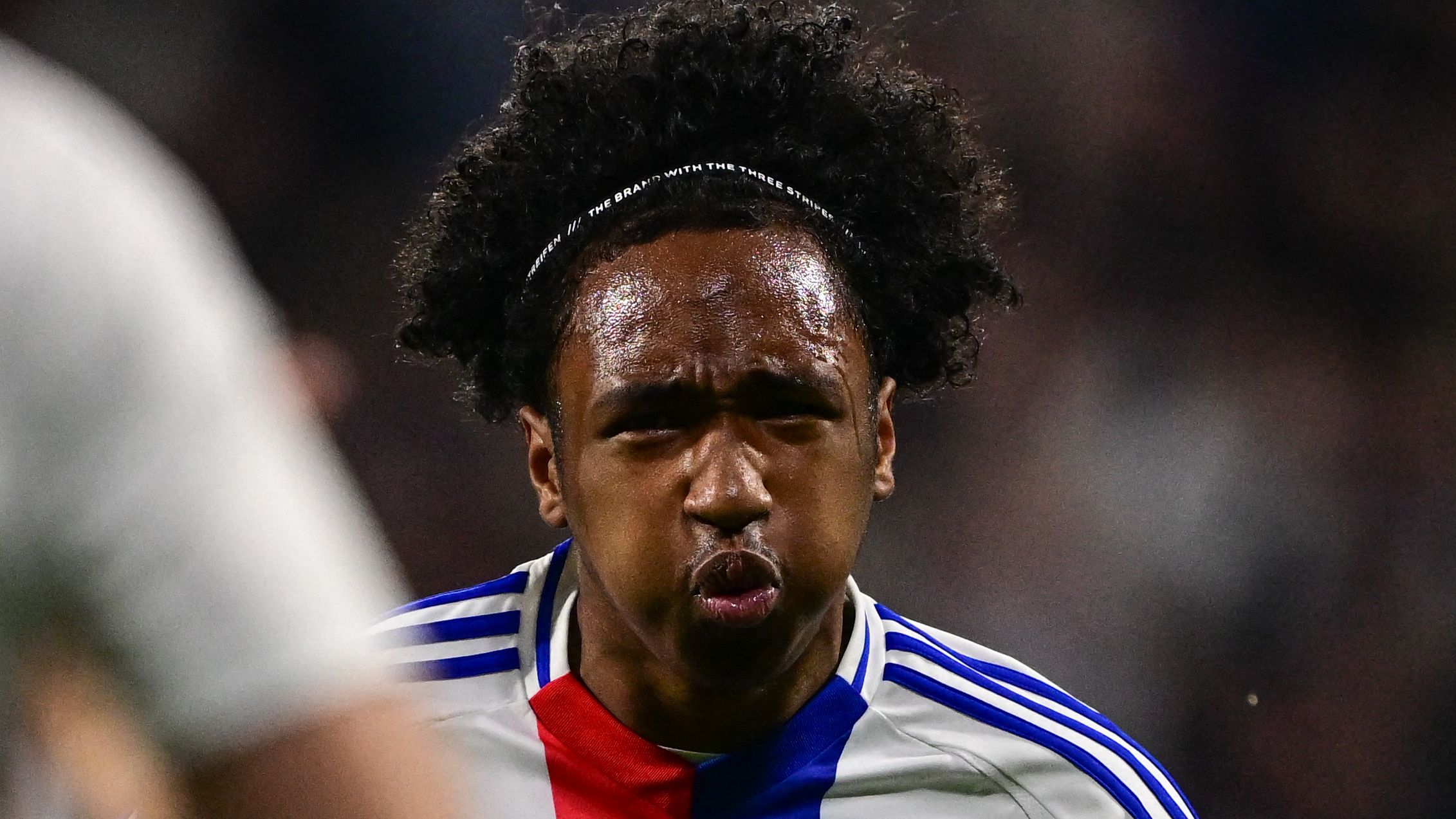 Arsenal Pursues Everton's Transfer Target After Outbidding Tottenham for Eberechi Eze