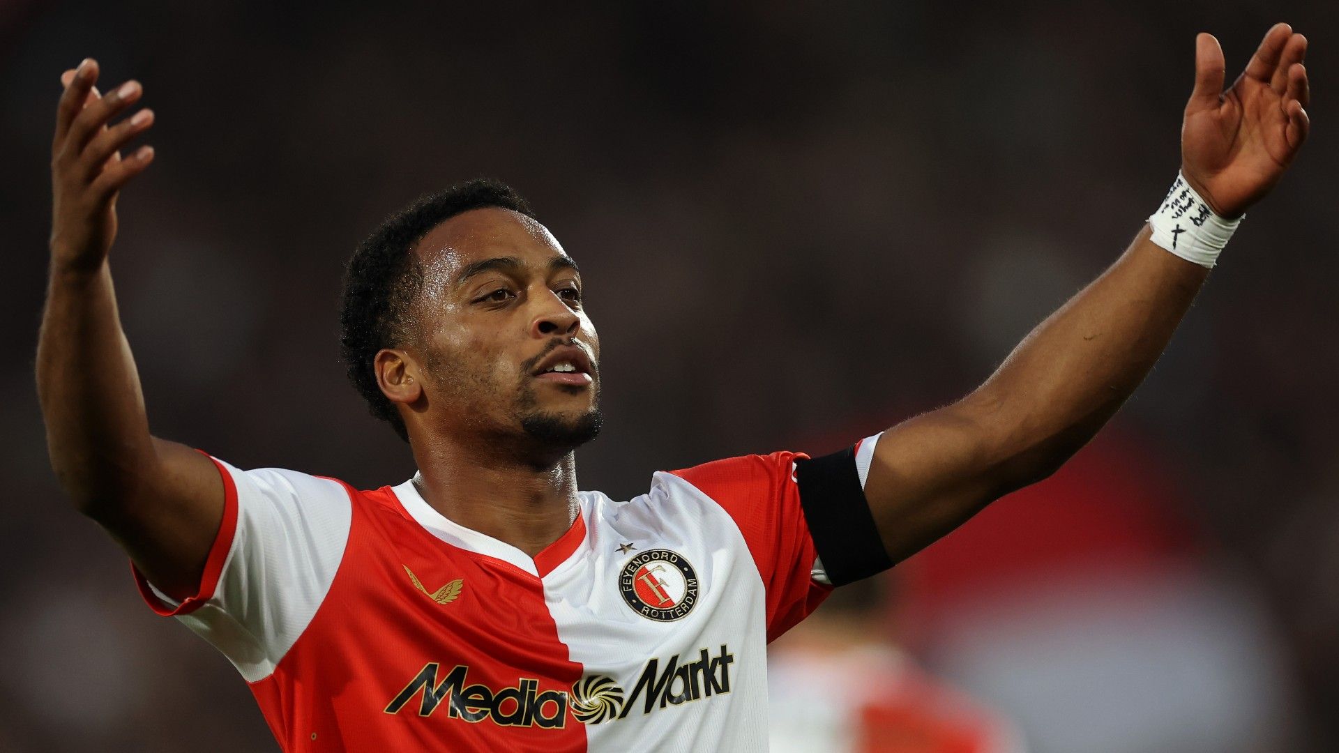Quinten Timber Eyed by Arsenal's London Rivals for Potential Transfer from Feyenoord