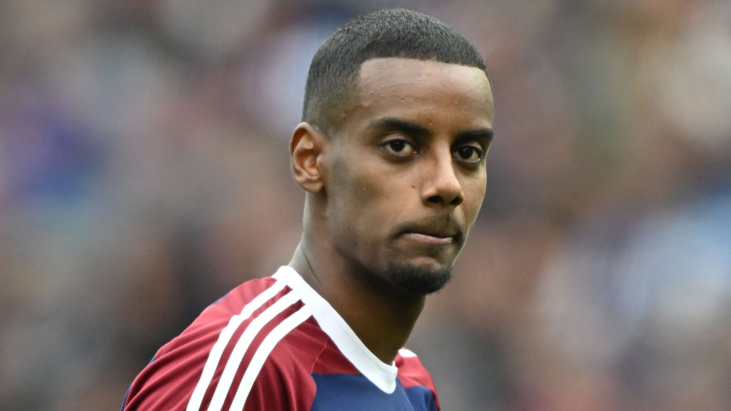 Alexander Isak's Teammate Affirms Unwavering Loyalty Amid Newcastle's £150m Transfer Dispute with Liverpool