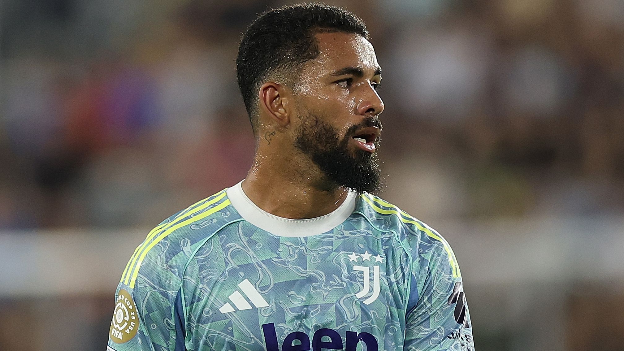 Nottingham Forest Nears Agreement to Sign Douglas Luiz from Juventus with €30 Million Buy Option