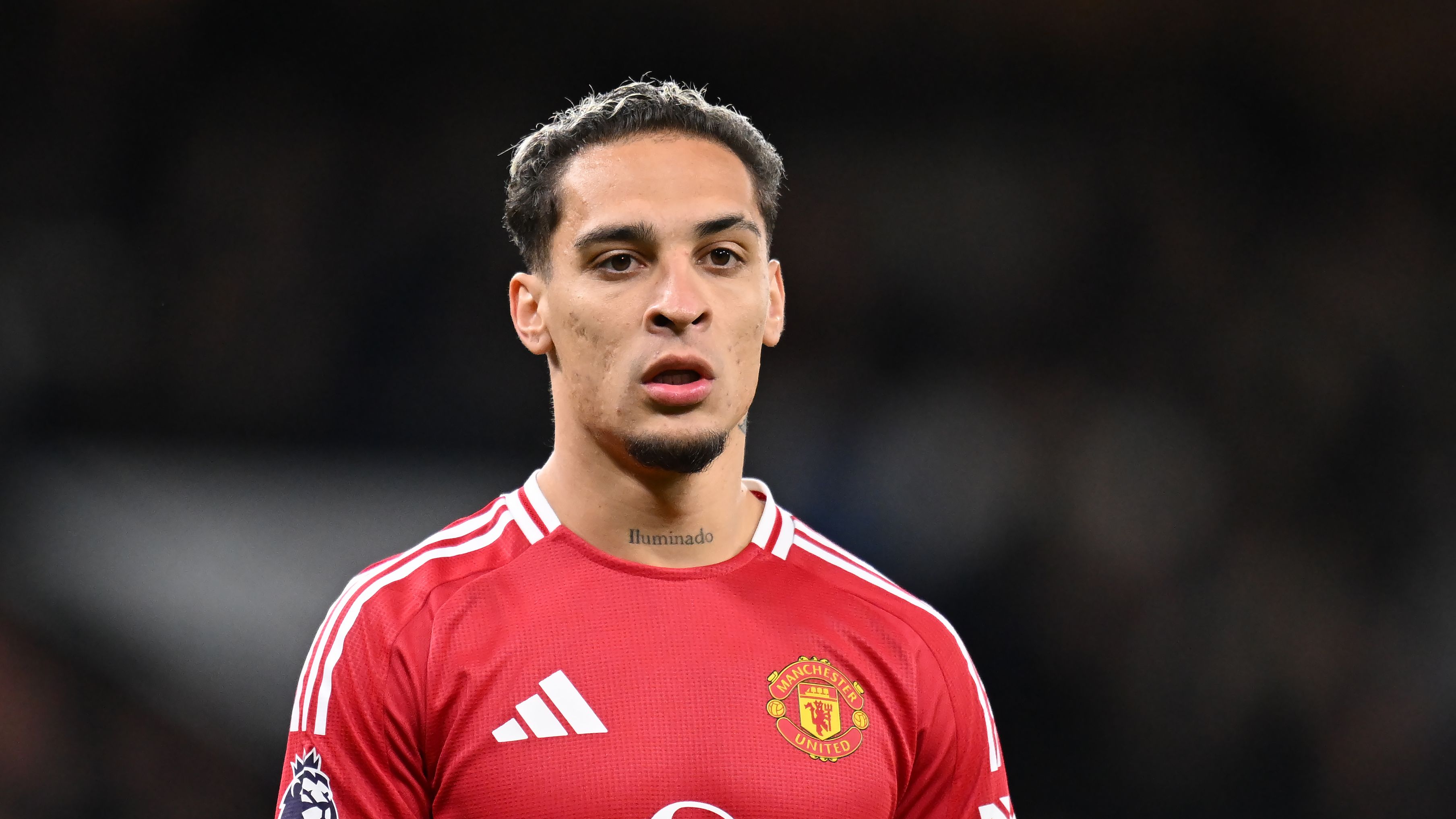 Antony Indicates Readiness to Await Transfer Window's End to Facilitate Real Betis Return, as La Liga Club Reserves No. 7 Jersey for Brazilian Winger