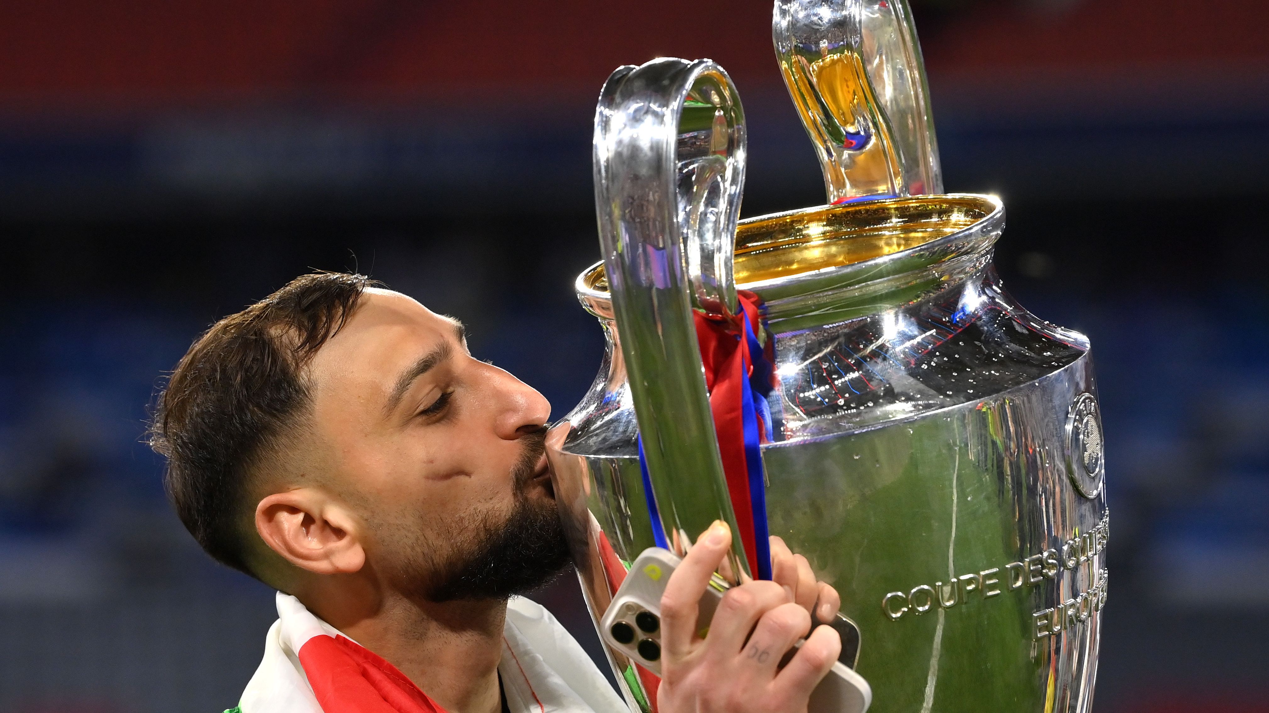 Analyzing Manchester City's Challenges in Pursuing Gianluigi Donnarumma's Transfer