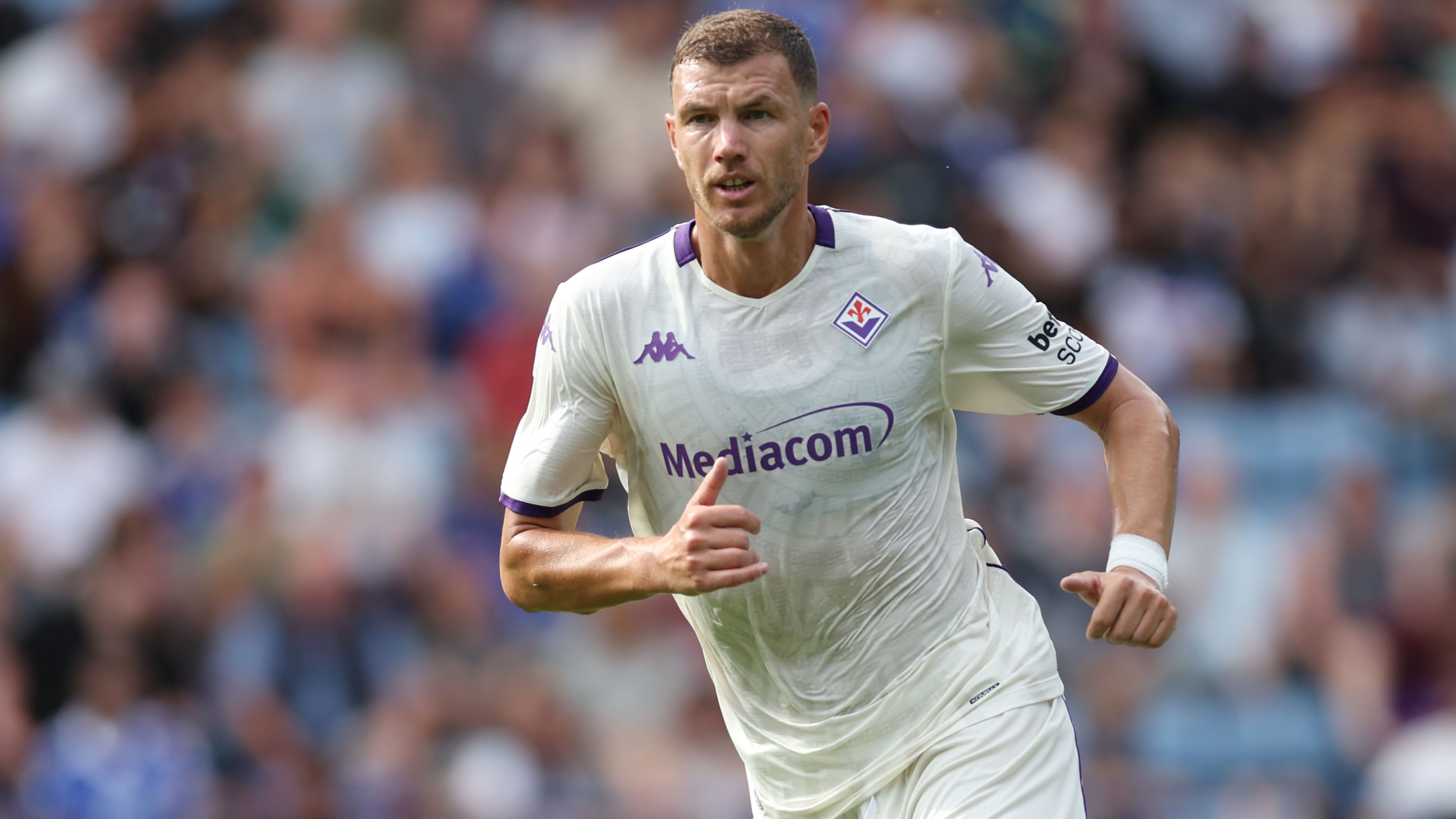 Edin Dzeko Names a 'Unique' Coach as the Premier Mentor for Strikers, Surpassing Jose Mourinho