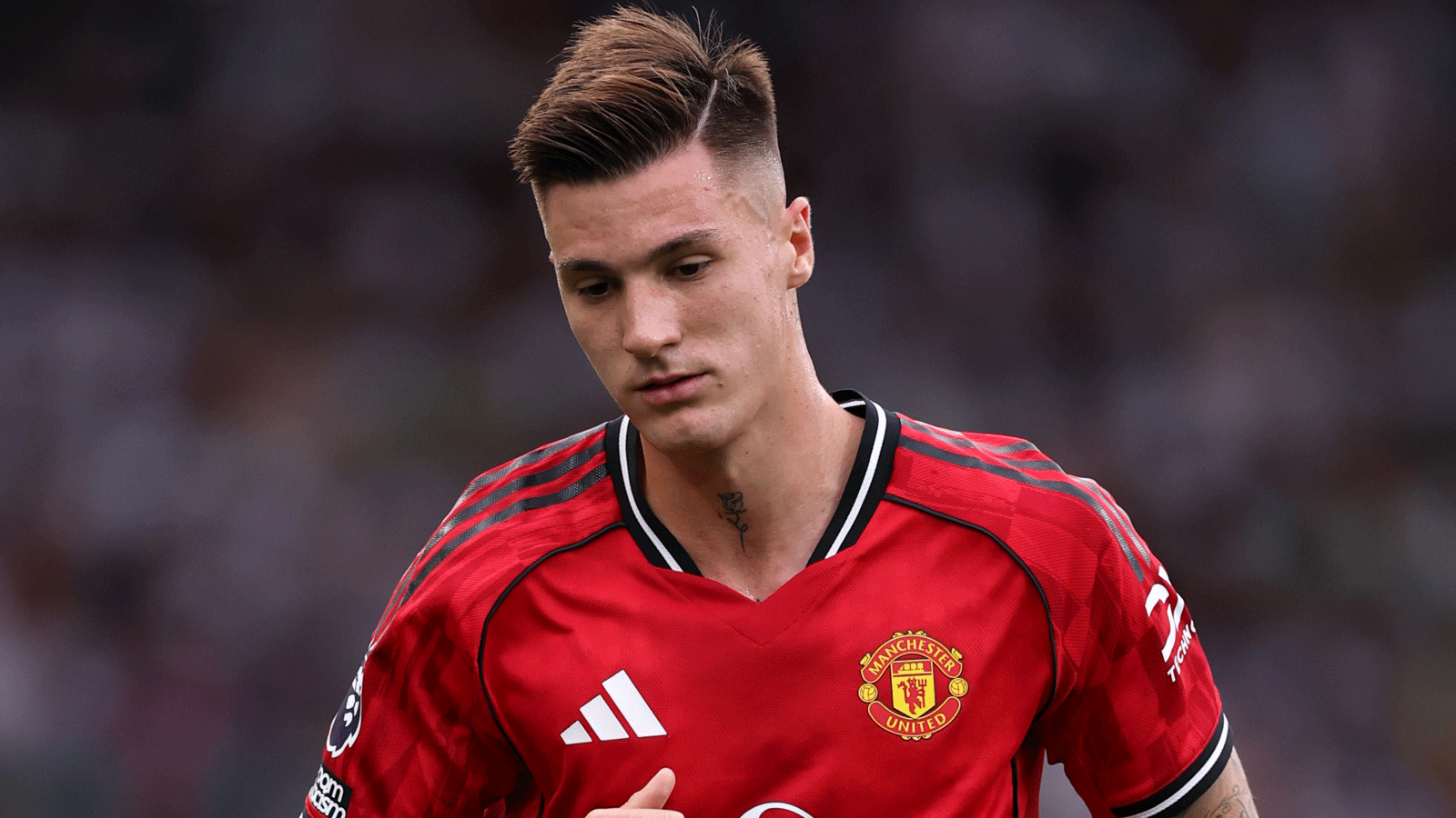 Rio Ferdinand Voices Concerns Over Benjamin Sesko's Form, Urging Ruben Amorim's Manchester United to Support the £72m Striker After Debut Matches