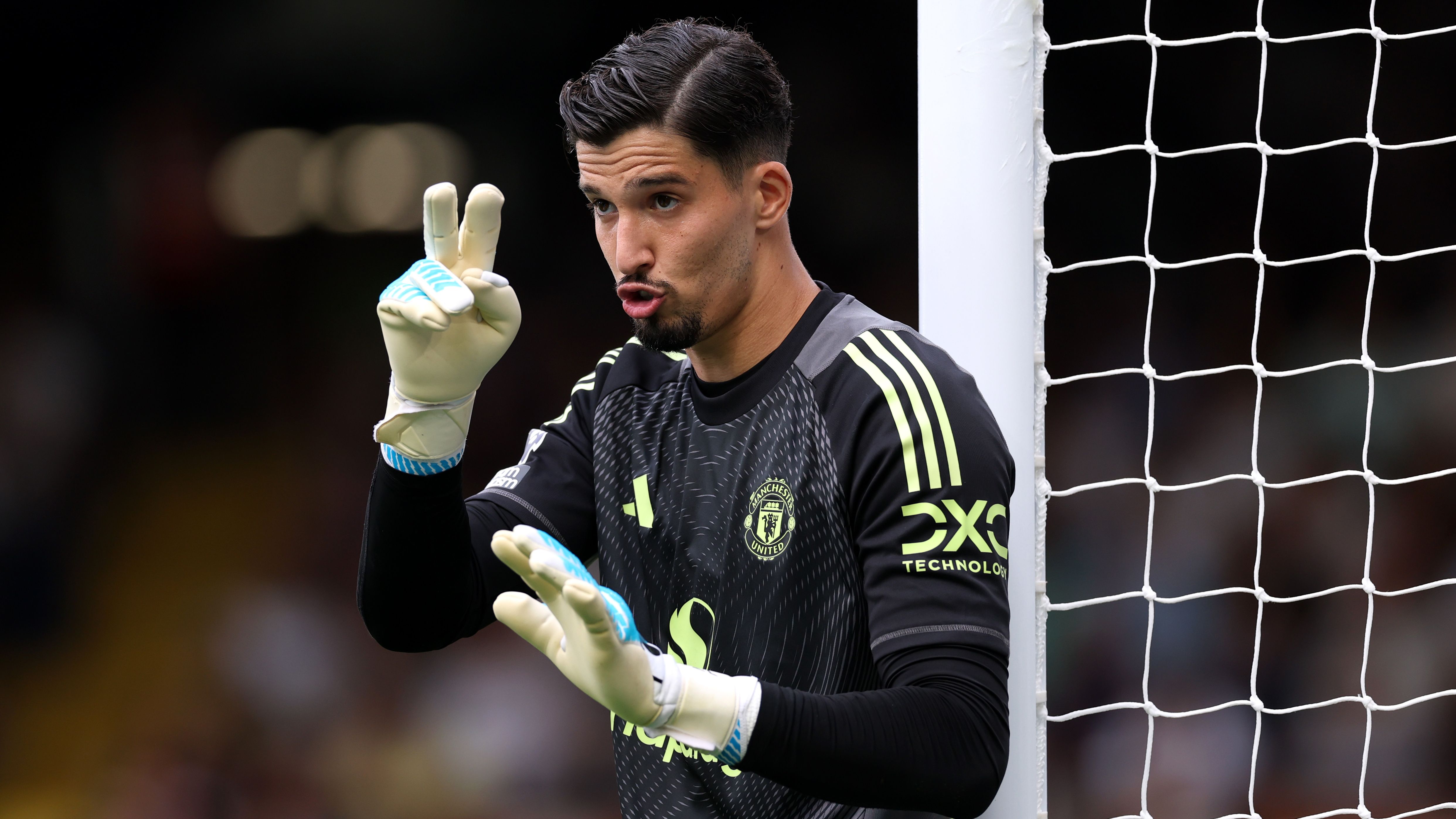 Manchester United Advances Talks for Senne Lammens as Antwerp Aims to Secure Transfer Progress