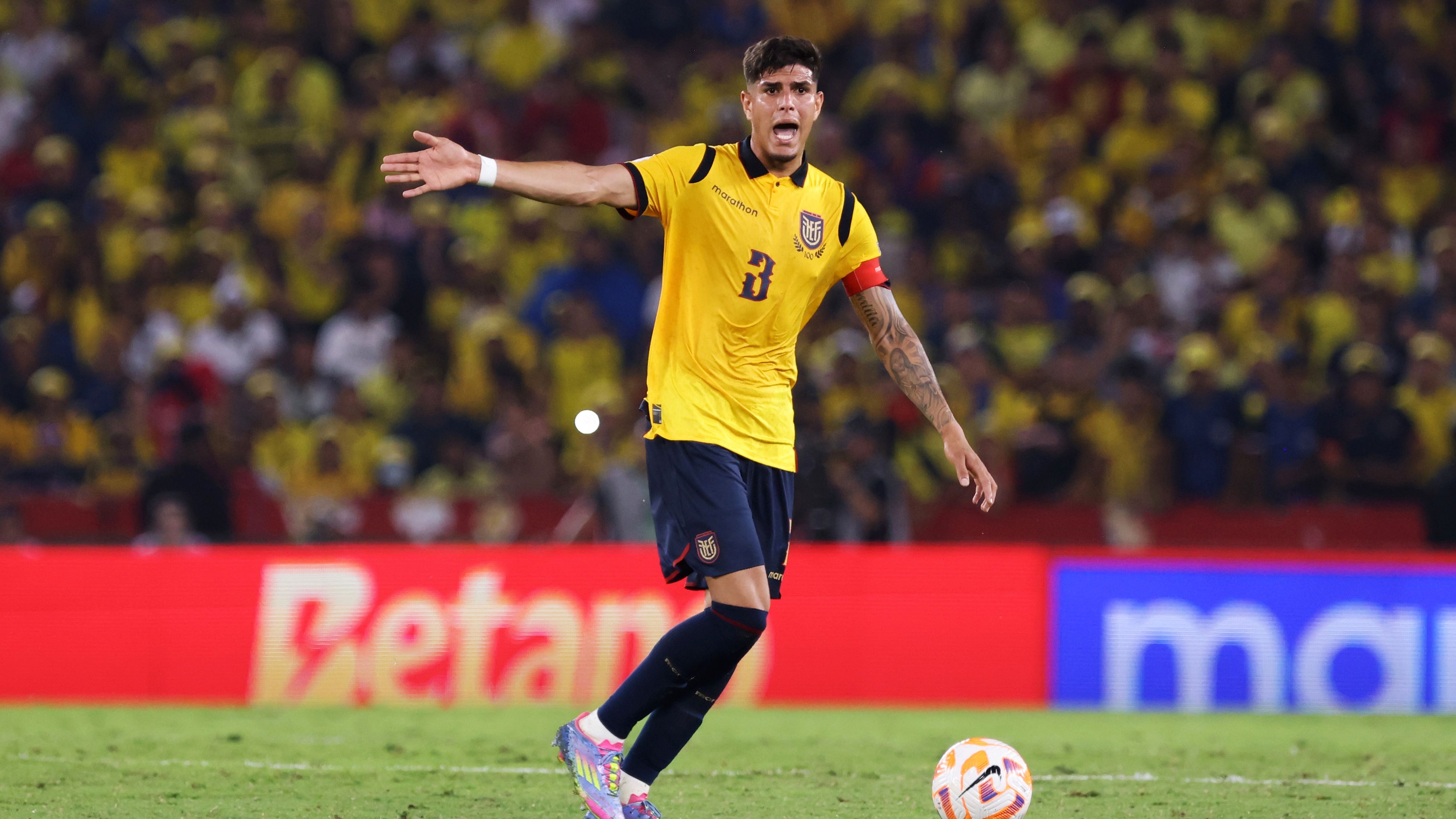 Arsenal Competes for €60m Player Targeted by Tottenham