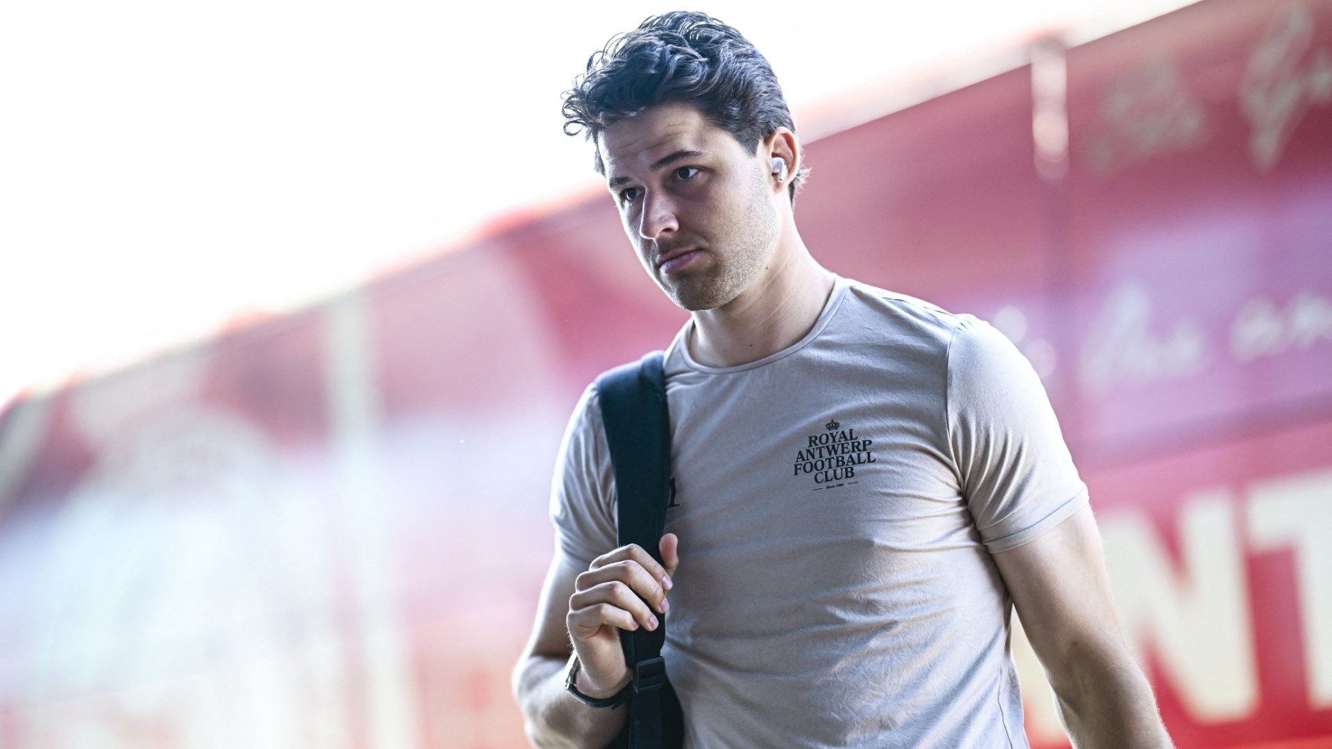 Senne Lammens: Manchester United's Strategic Pursuit of Thibaut Courtois' Belgian Successor to Address Goalkeeping Challenges