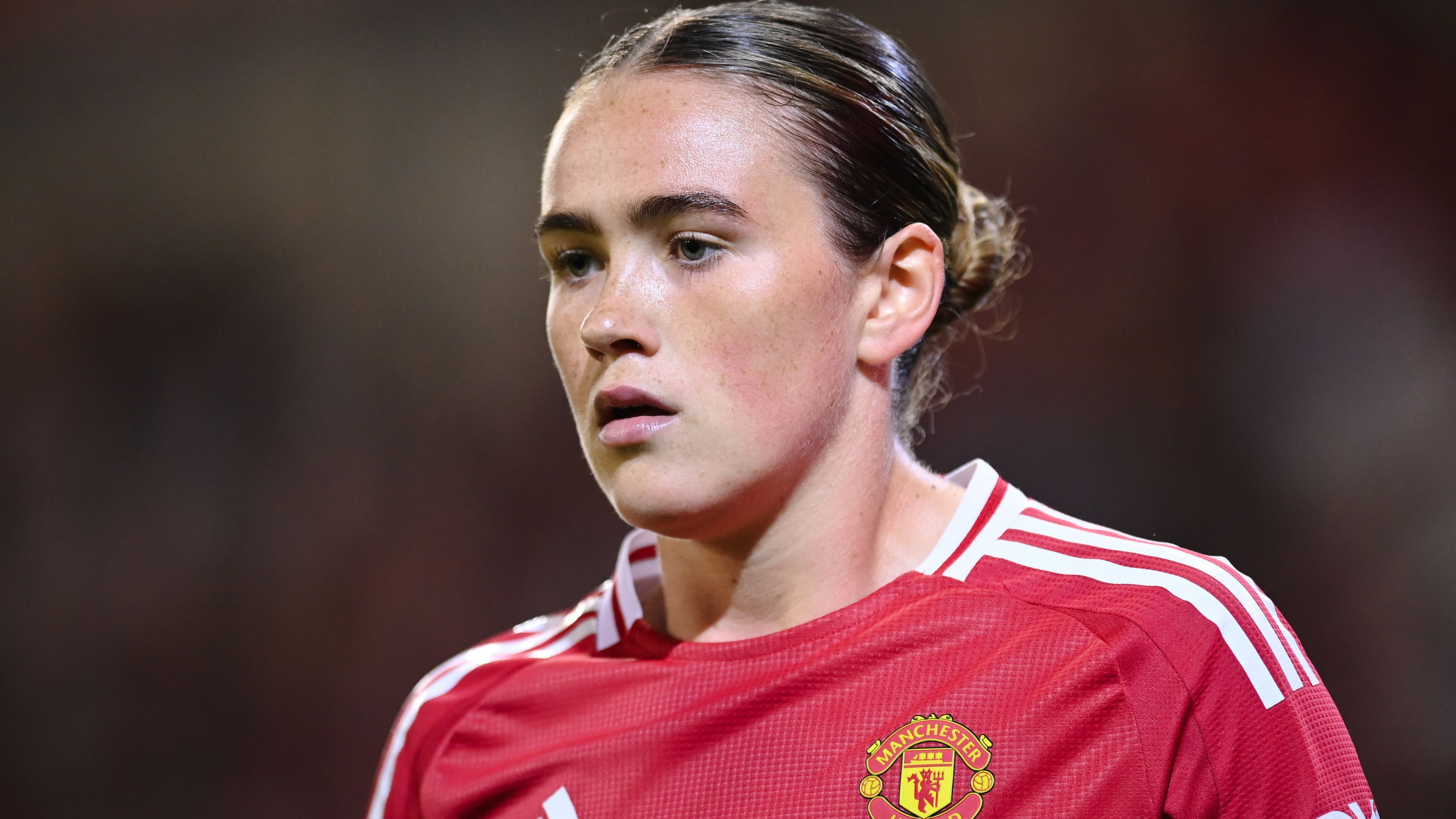 El Manchester City se interesa por Grace Clinton, centrocampista de las England Lionessesses, mientras que la extensión de contrato con el Manchester United sigue sin firmarse.