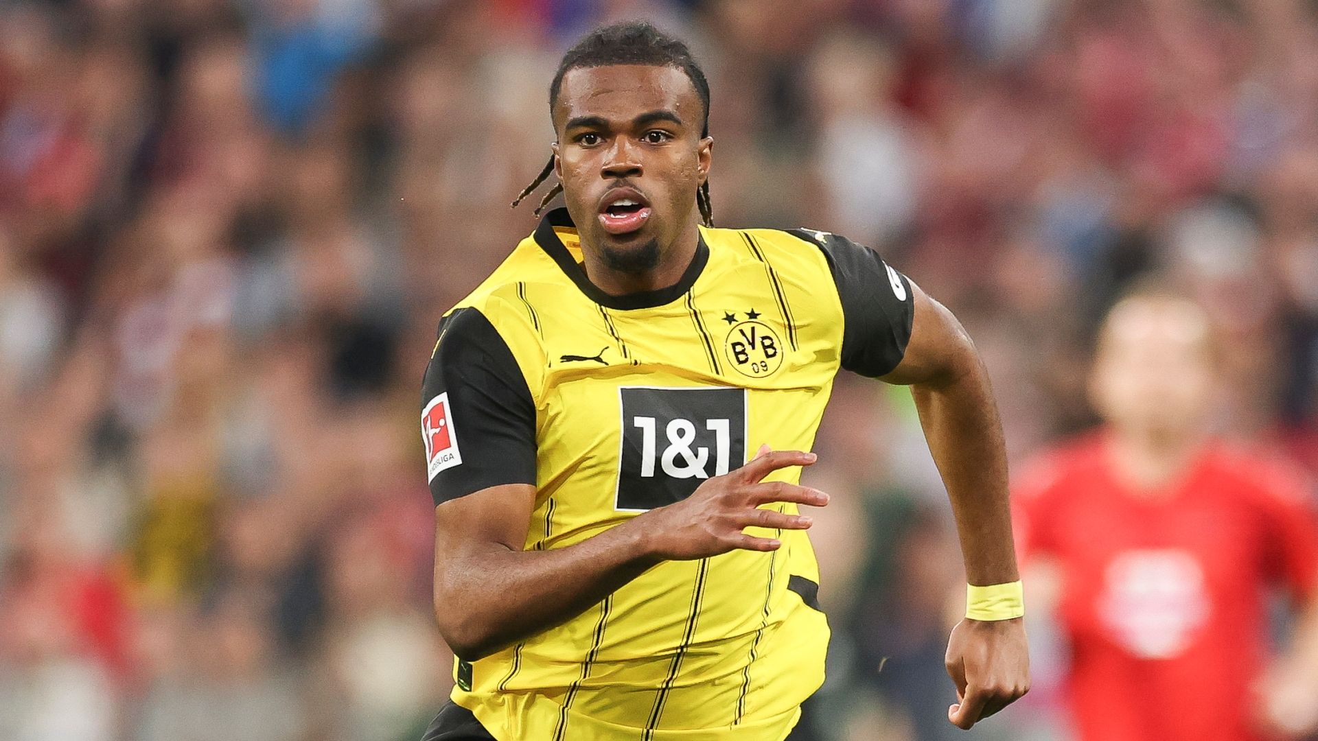 Former Star Predicts Carney Chukwuemeka's Excellence at Borussia Dortmund, but Aaron Anselmino Unlikely to Resolve Defensive Woes