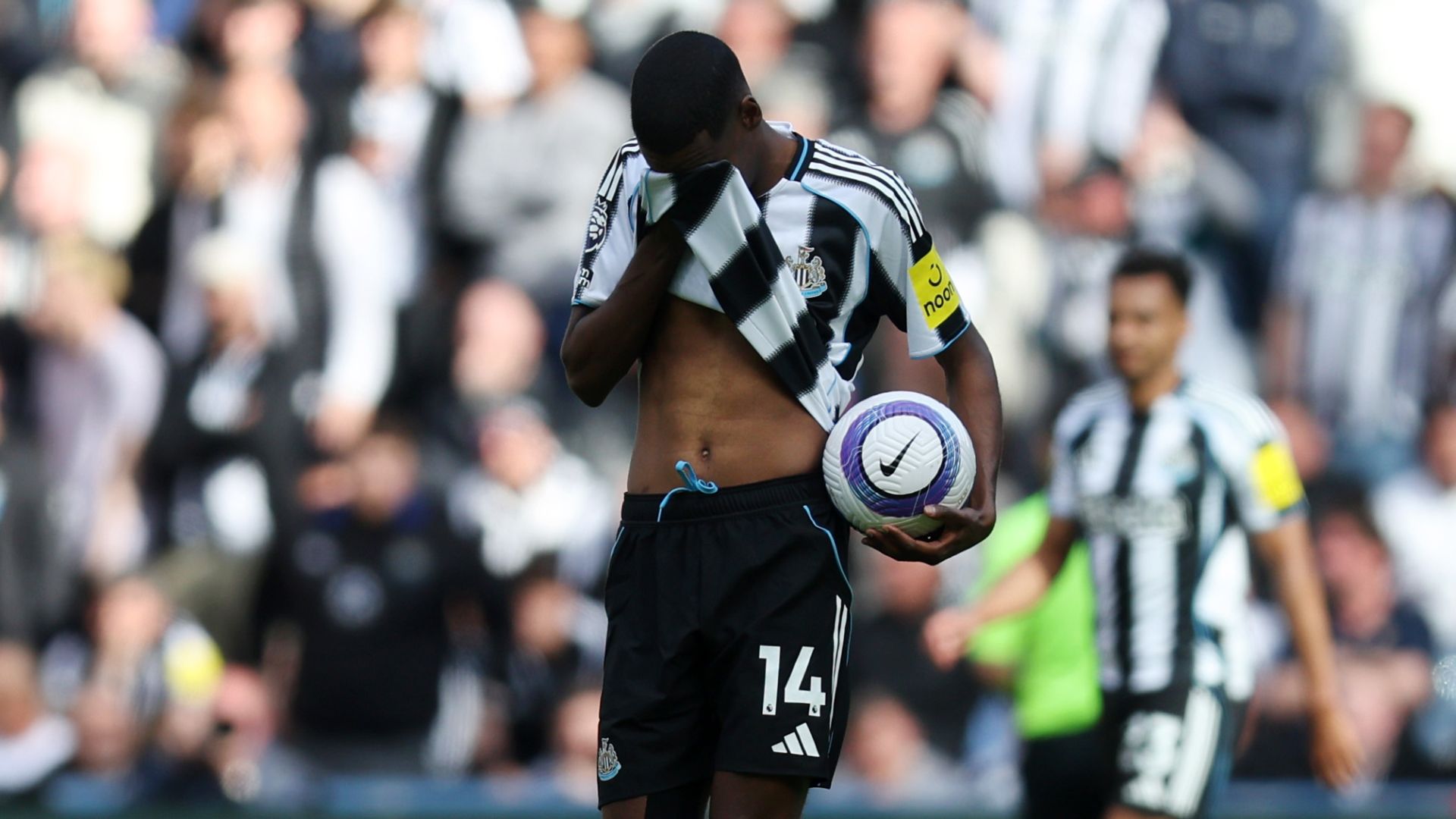 Alexander Isak's mind is made up! Liverpool target tells Newcastle's Saudi owners he still wants to leave during face-to-face talks at striker's house