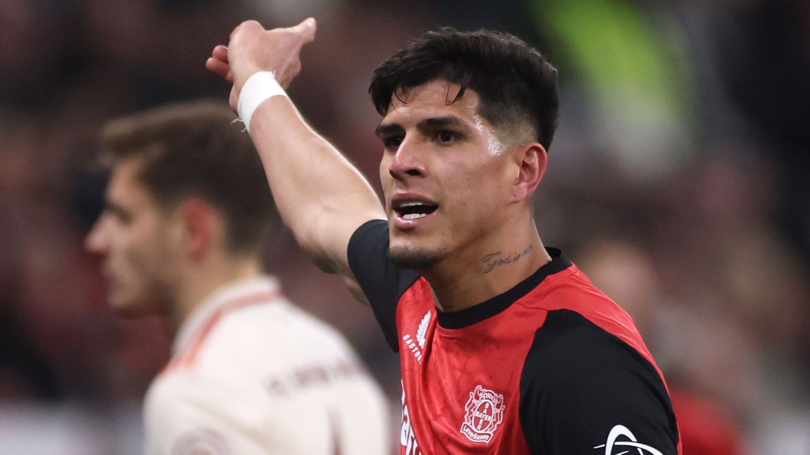 Bayer Leverkusen Reaffirms Commitment to Piero Hincapie Amid Arsenal Transfer Speculation