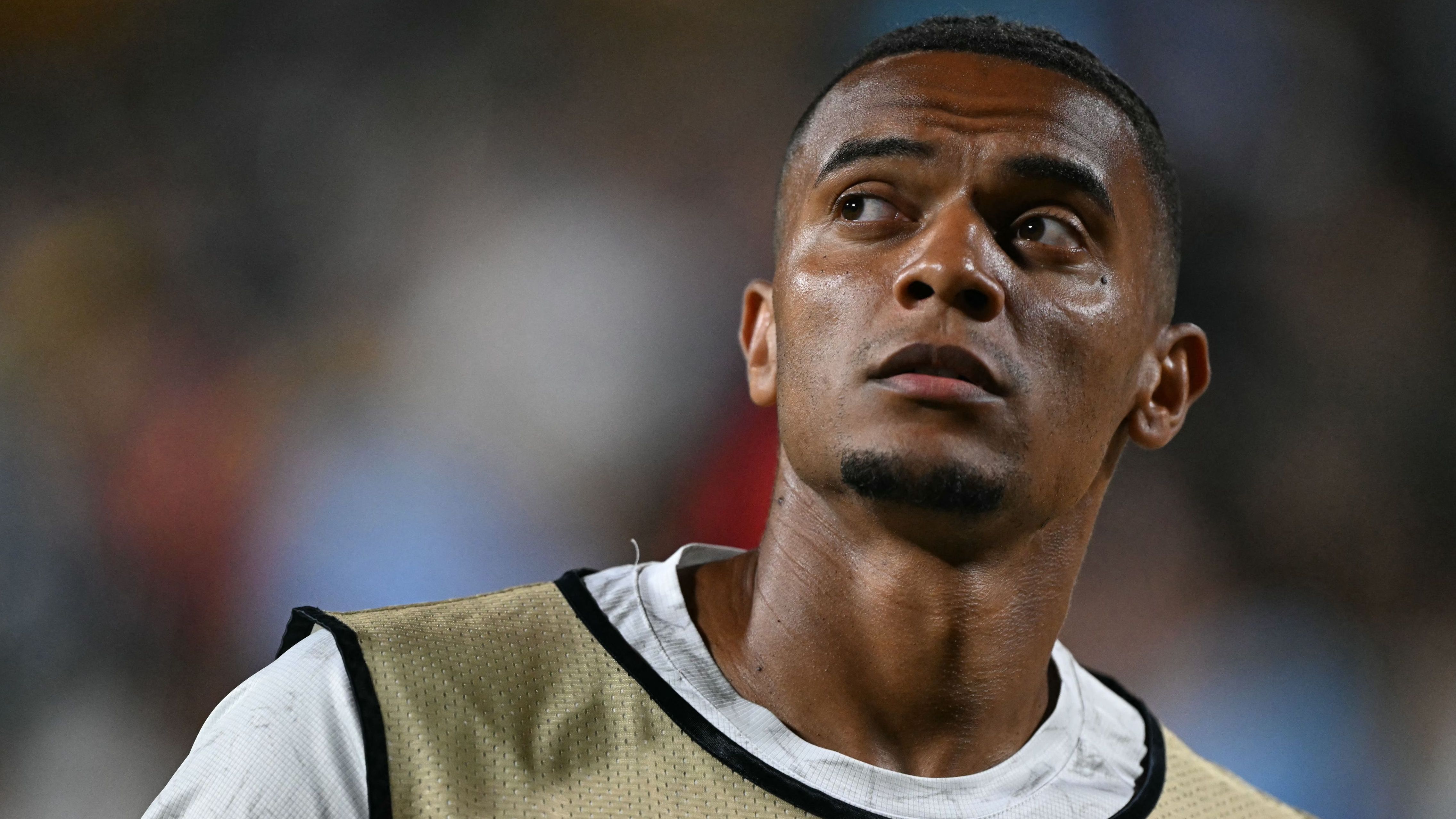 AC Milan Engages Manchester City for Manuel Akanji Transfer, Challenging Galatasaray for the Defender