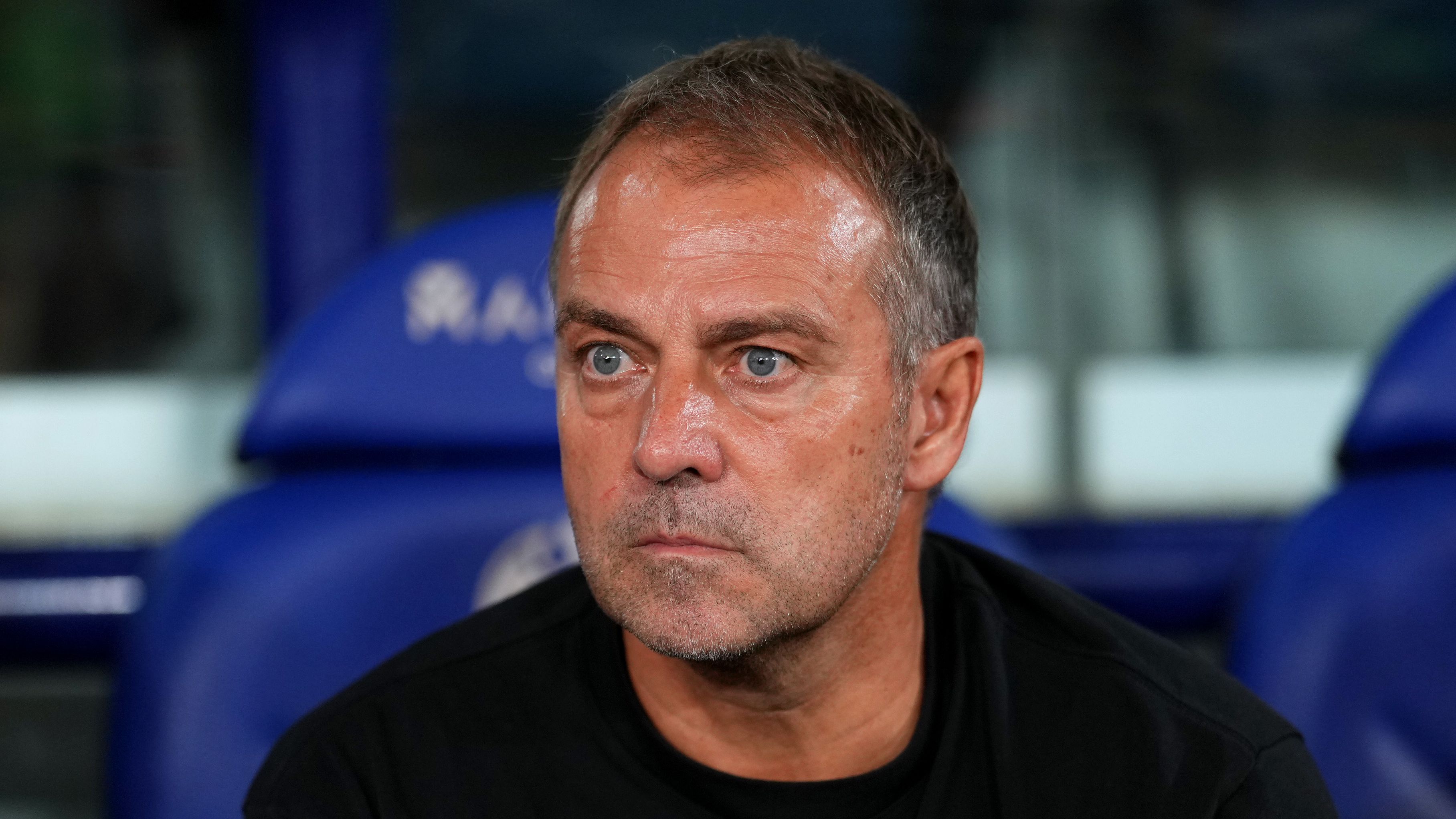 Andreas Christensen despierta el interés del AC Milan, pero el técnico del Barcelona, Hansi Flick, se muestra reacio a dejar marchar al exdefensor del Chelsea.