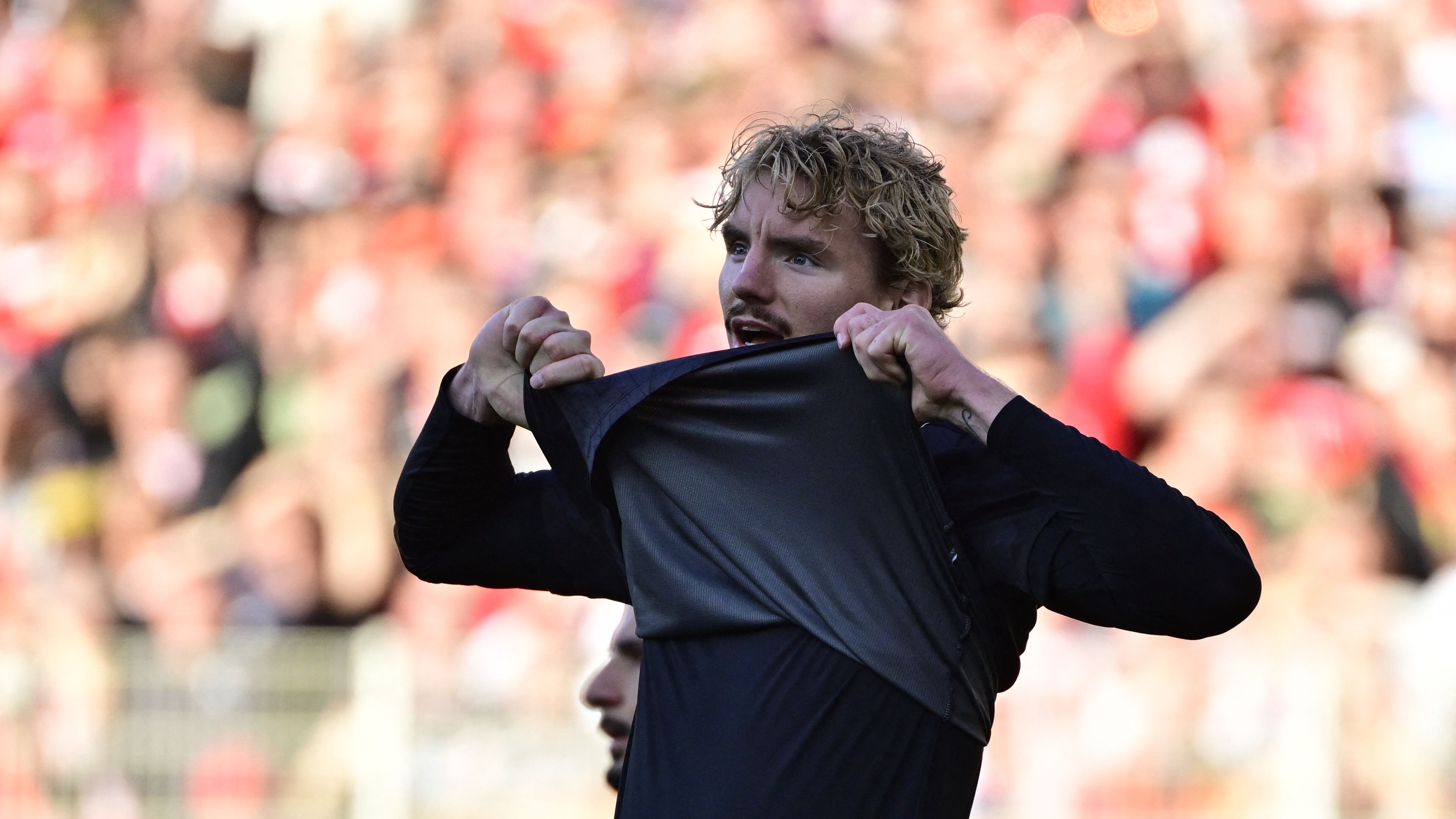 Vincent Kompany's Insightful Analysis on Nick Woltemade's Transfer to Newcastle and Bayern Munich's Premier League Challenges