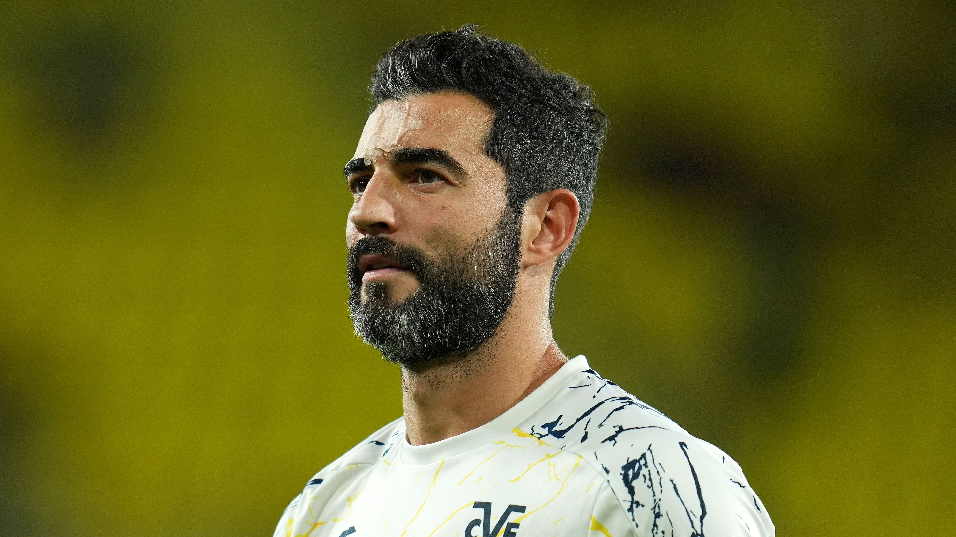 Raul Albiol, Former Real Madrid Defender, Pursues Serie A Return at 39 After Departing Villarreal