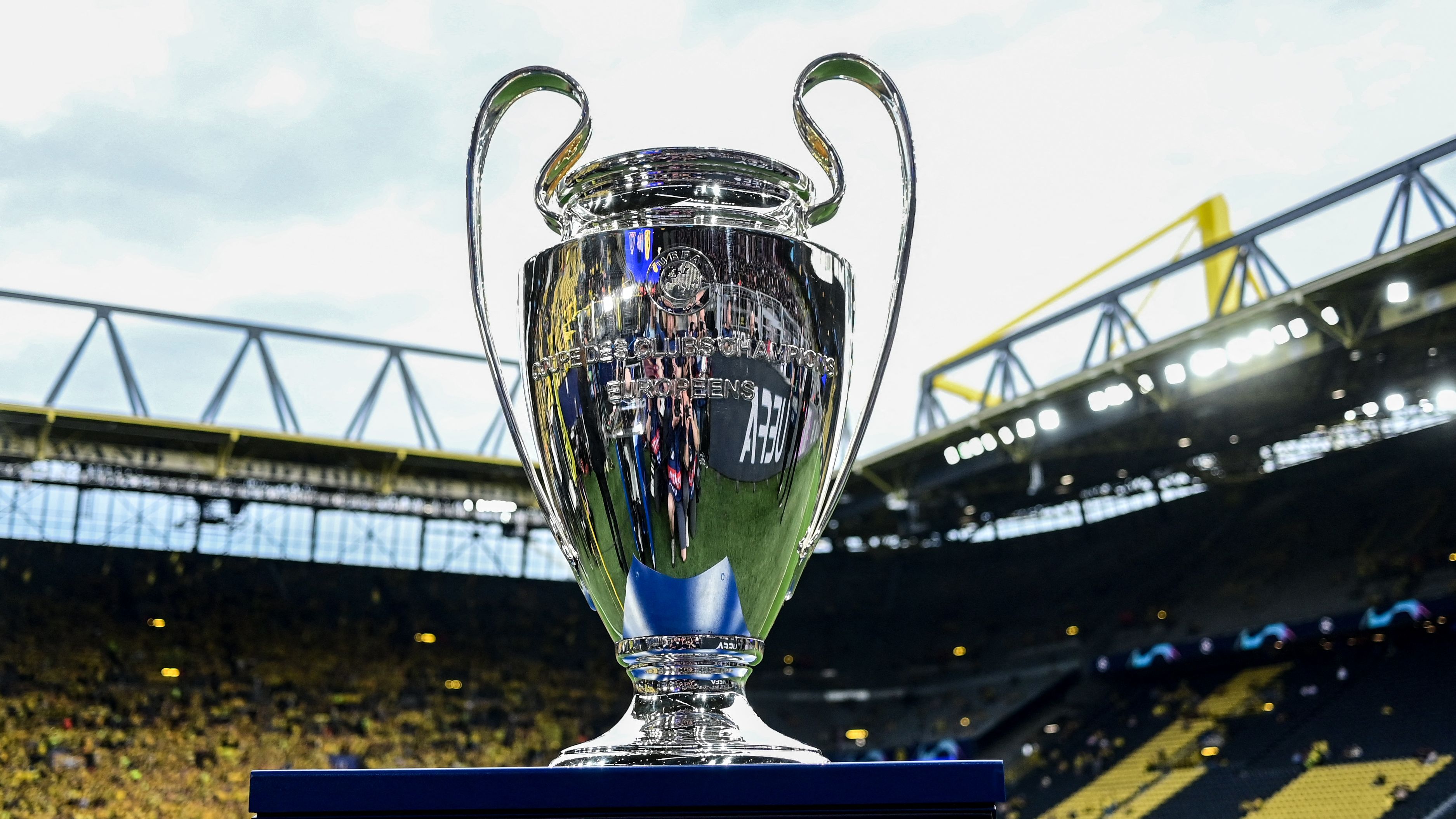 UEFA Champions League League Phase Draw: Liverpool and Manchester City Face Real Madrid, Chelsea Confronts Barcelona, and Tottenham Travels to Paris Saint-Germain