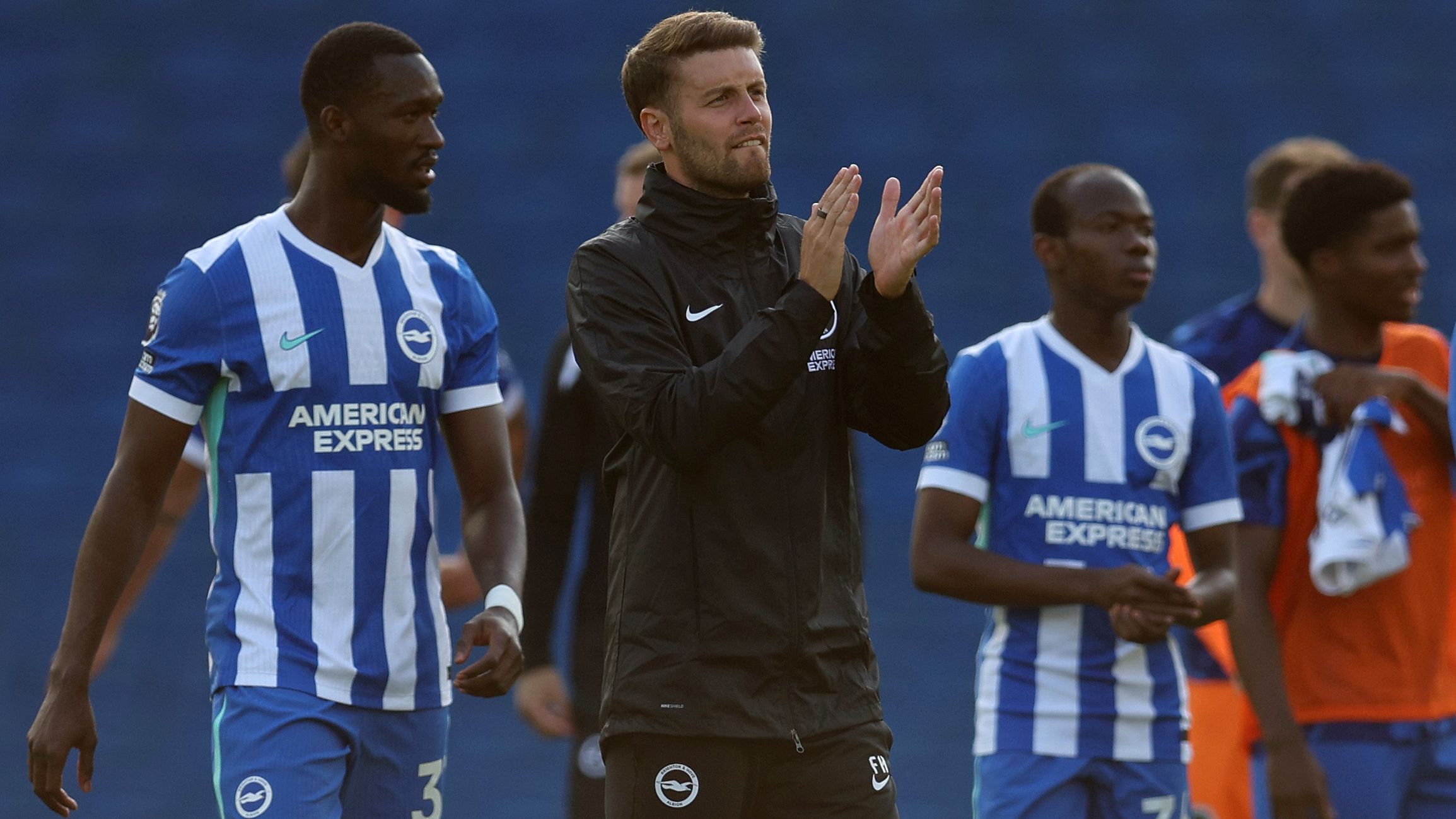 Brighton Manager Fabian Hürzeler Delivers Confident Verdict on Carlos Baleba's Future Amid Manchester United Interest