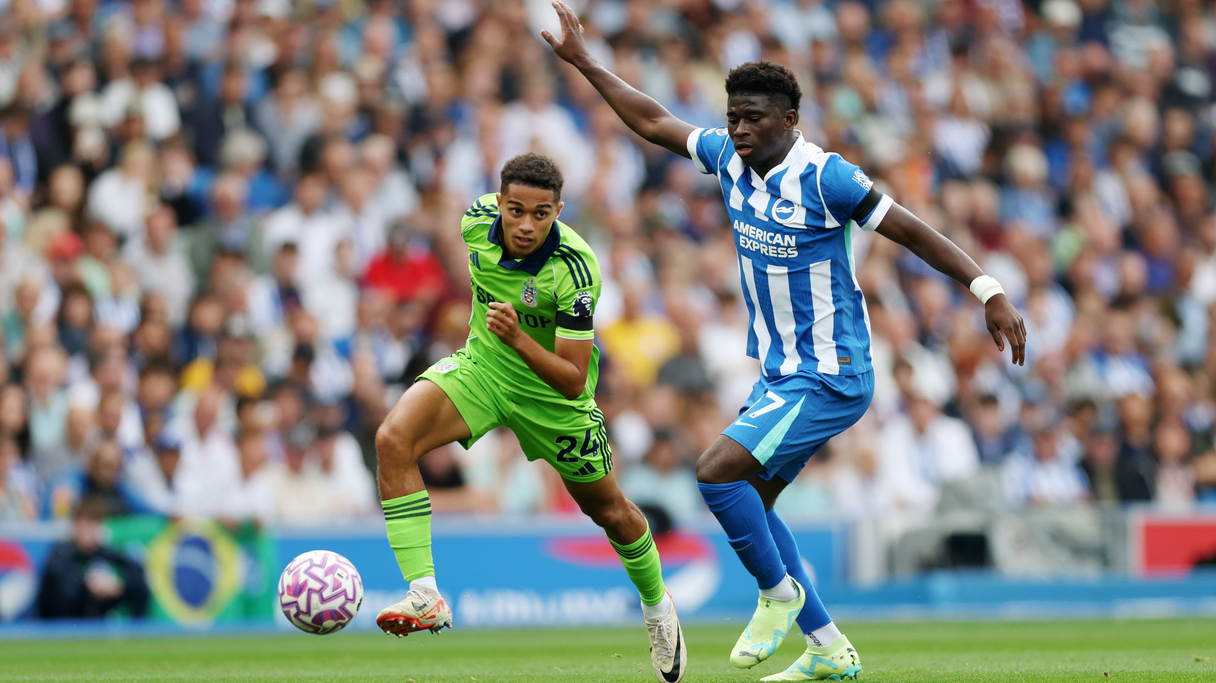 Brighton Manager Fabian Hürzeler Delivers Confident Verdict on Carlos Baleba's Future Amid Manchester United Interest