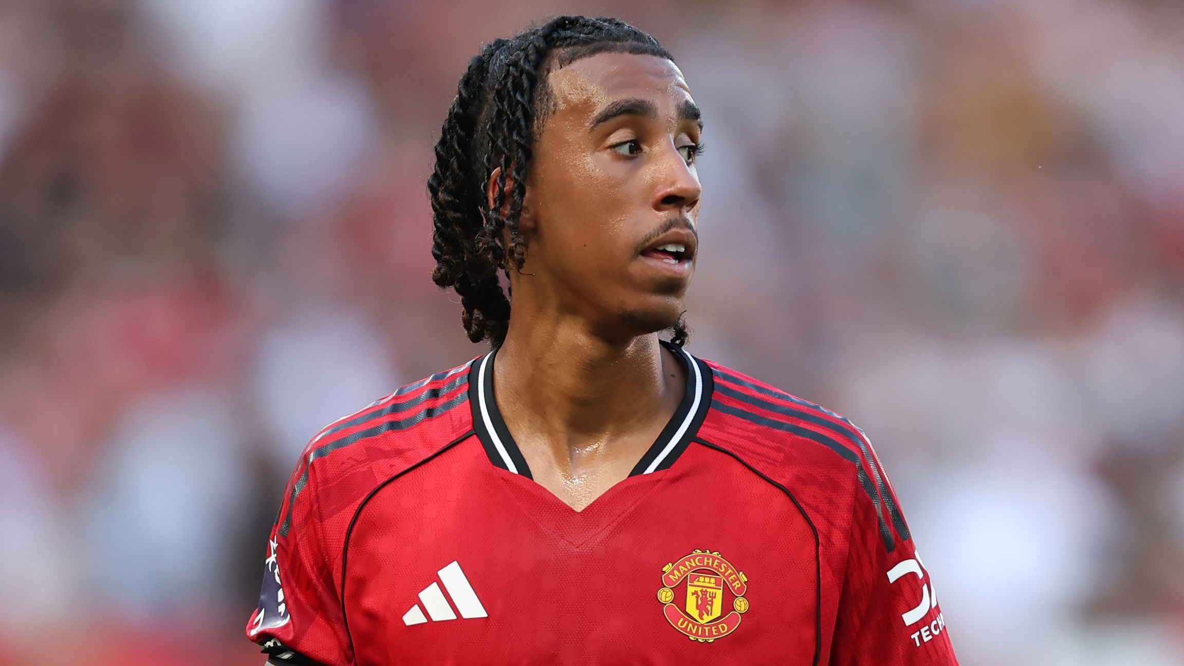 Leny Yoro Attributes Manchester United's Struggles to Minor Errors and Emphasizes the Need for Squad Unity Following Defeat to Grimsby