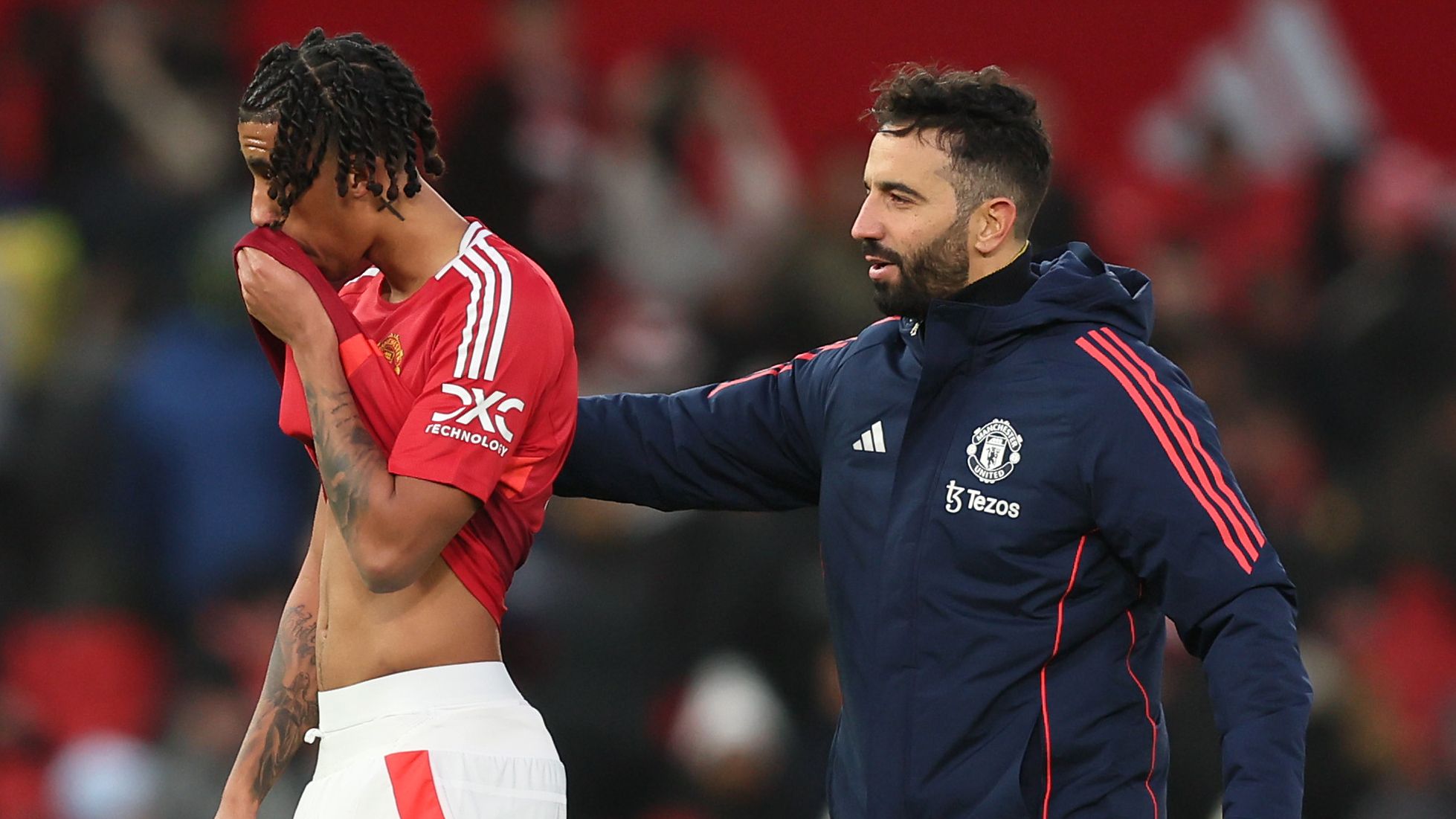 Leny Yoro Attributes Manchester United's Struggles to Minor Errors and Emphasizes the Need for Squad Unity Following Defeat to Grimsby