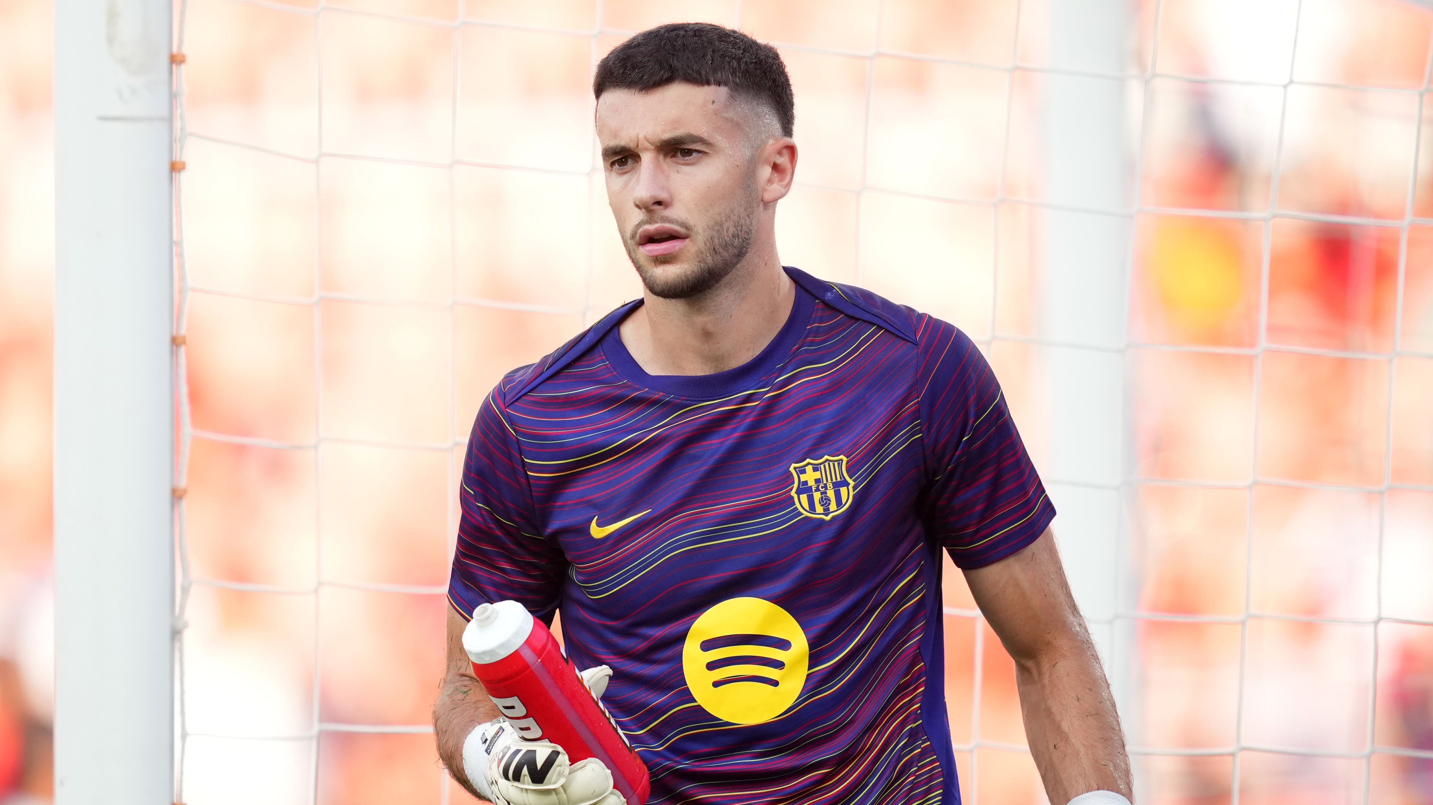 Joan Garcia Warned: Playing for Barcelona Insufficient to Secure Spain Squad Spot, as Luis de la Fuente Explains Goalkeeper's Omission