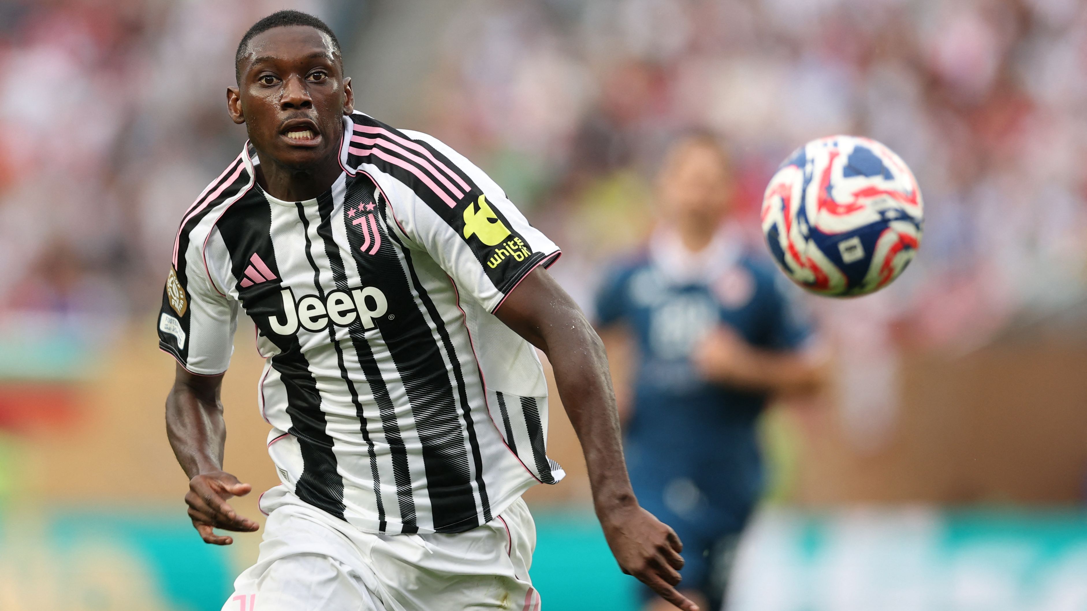 Paris Saint-Germain Halts Transfer Negotiations for Randal Kolo Muani Despite His Agreement with a Serie A Club