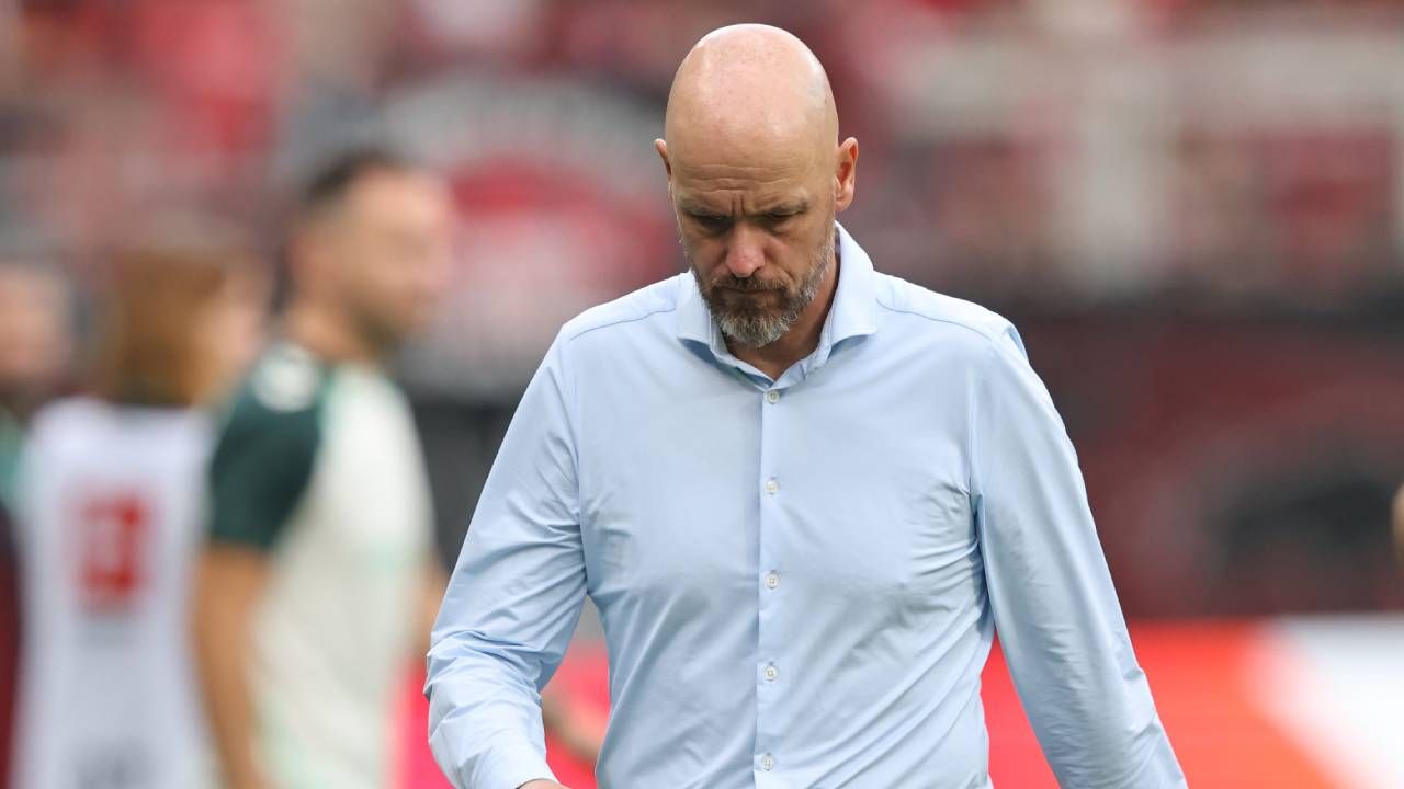 Erik ten Hag se enfrenta a un posible despido del Bayer Leverkusen tras un decepcionante inicio de temporada en Alemania.
