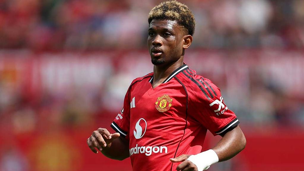 Ruben Amorim Faces Backlash for Deploying Talented Amad Diallo Out of Position Amid Manchester United Players' Calls for Tactical Reform