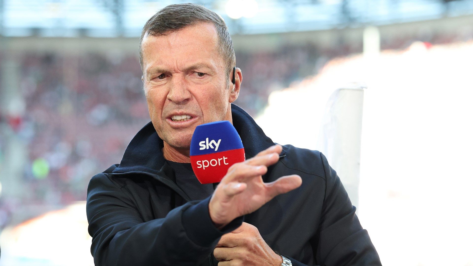 Bayern Munich's Young Prospect Expresses Frustration Over Vincent Kompany's Selection, as German Legend Advocates for Greater Trust in Youth Players
