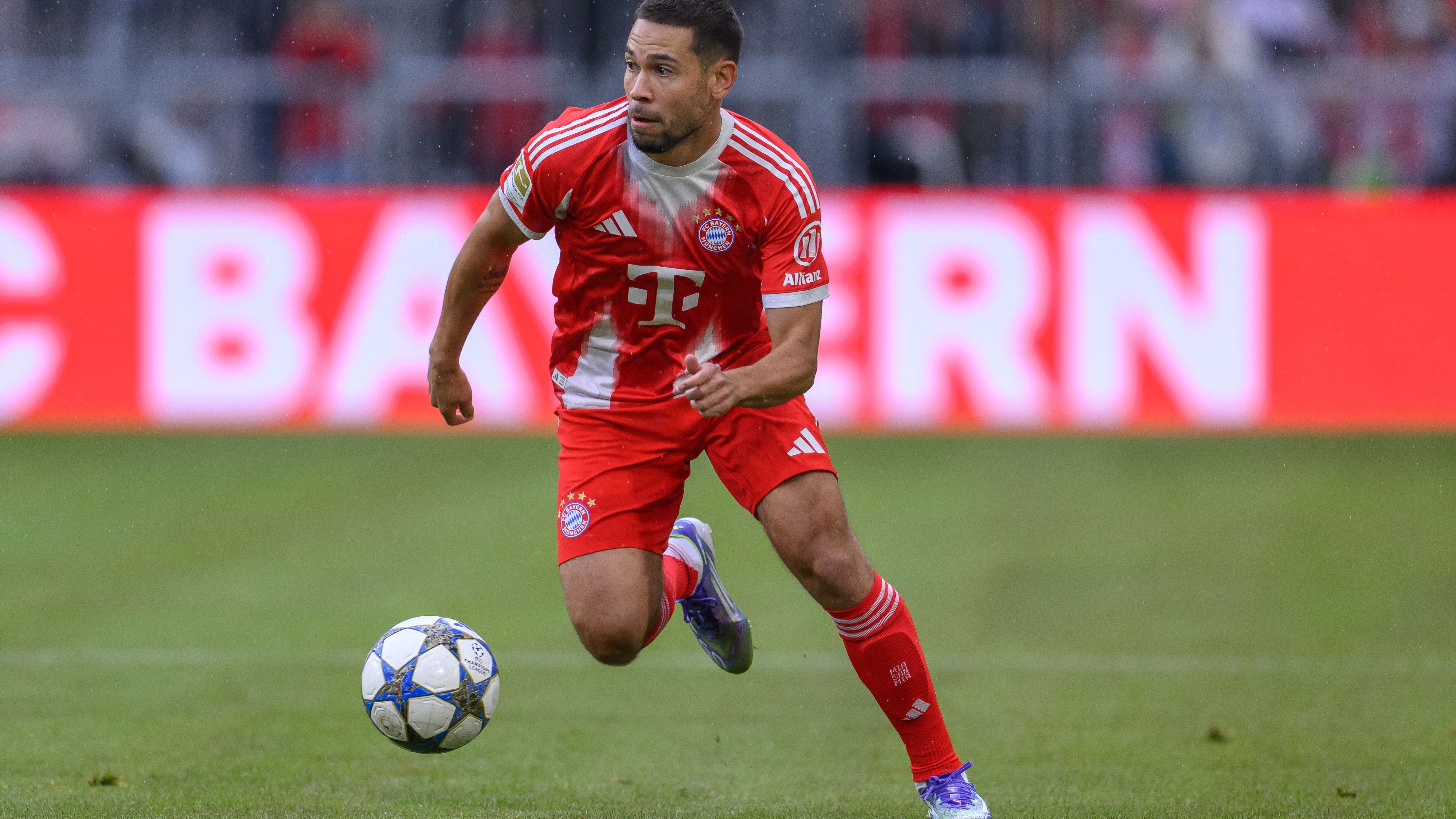Bayern Munich's Young Prospect Expresses Frustration Over Vincent Kompany's Selection, as German Legend Advocates for Greater Trust in Youth Players
