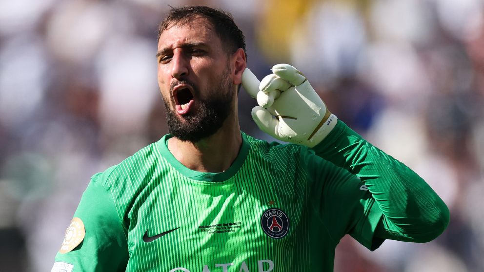 Gianluigi Donnarumma Finalizes £26m Transfer to Manchester City from PSG on Long-Term Deal, Serving as Pep Guardiola's Replacement for Ederson