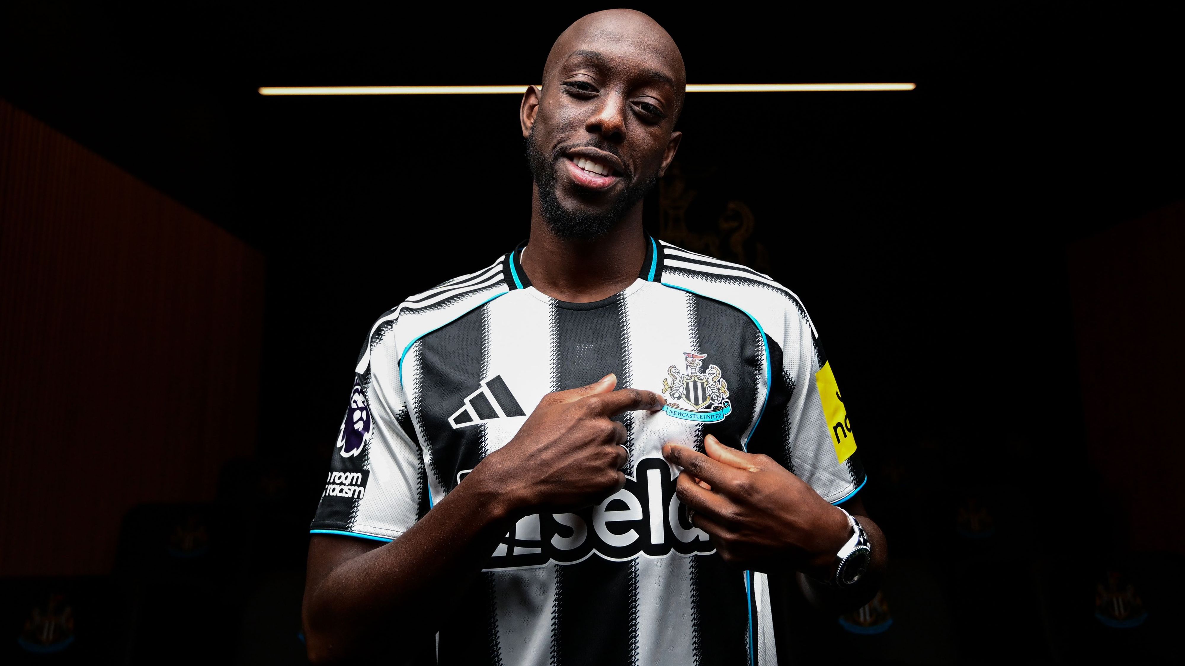 Newcastle United Secures Yoane Wissa Transfer in the Final Seconds Due to Paperwork Oversight