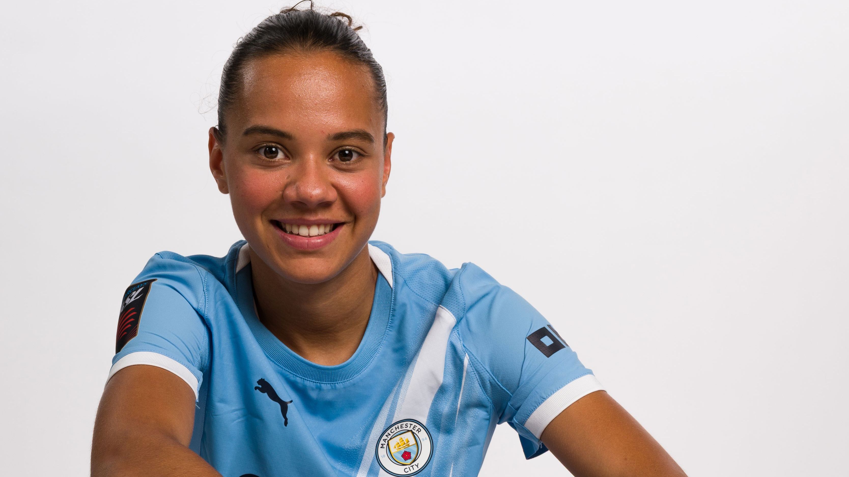 Olivia Smith, Ellie Carpenter, and 10 New Signings to Watch as the Women's Super League Season Kicks Off