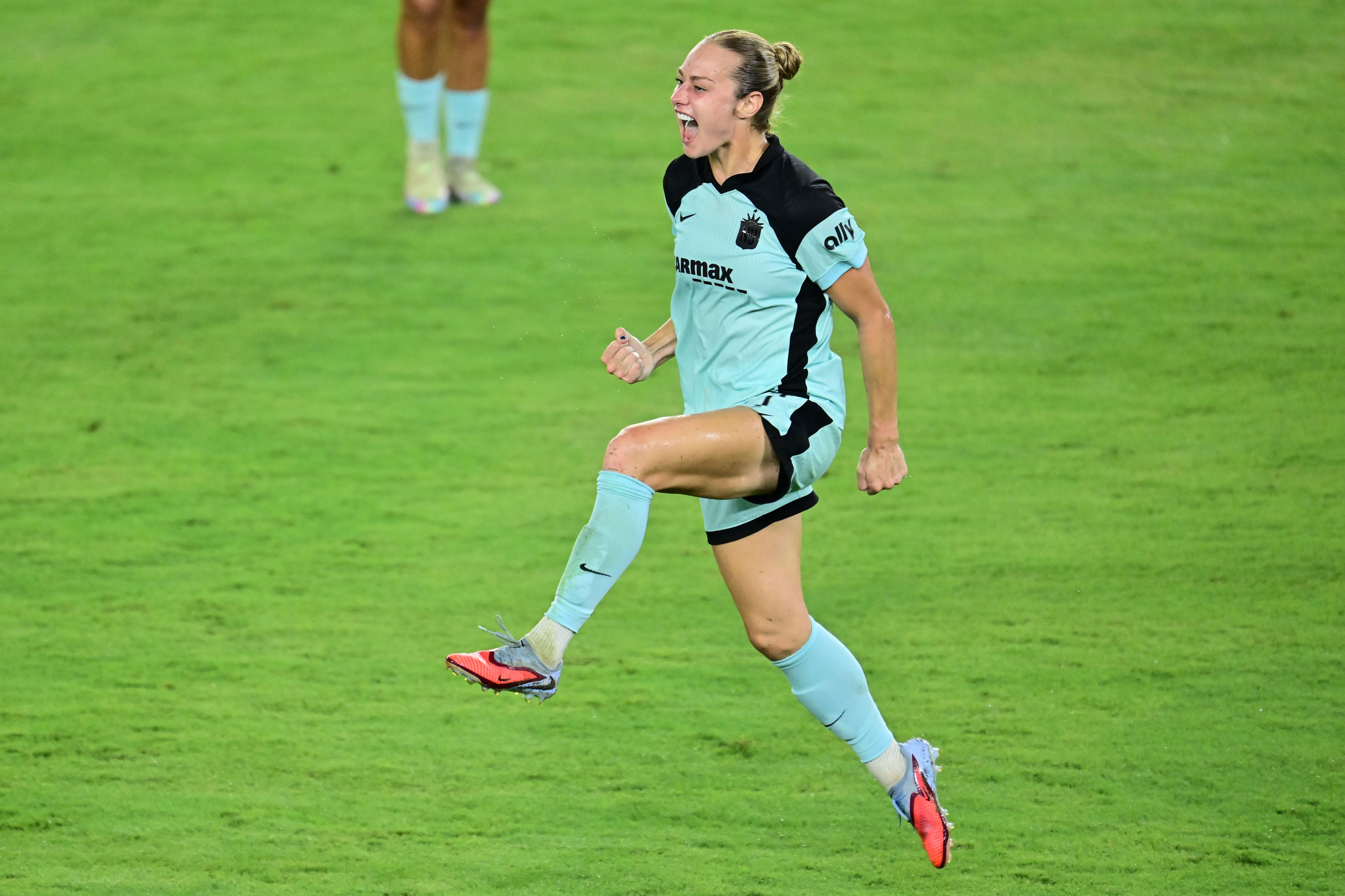 NWSL Power Rankings: Kansas City Current clinch playoff spot, Trinity Rodman makes welcome return as starter for Washington Spirit, Utah and Chicago earn big wins