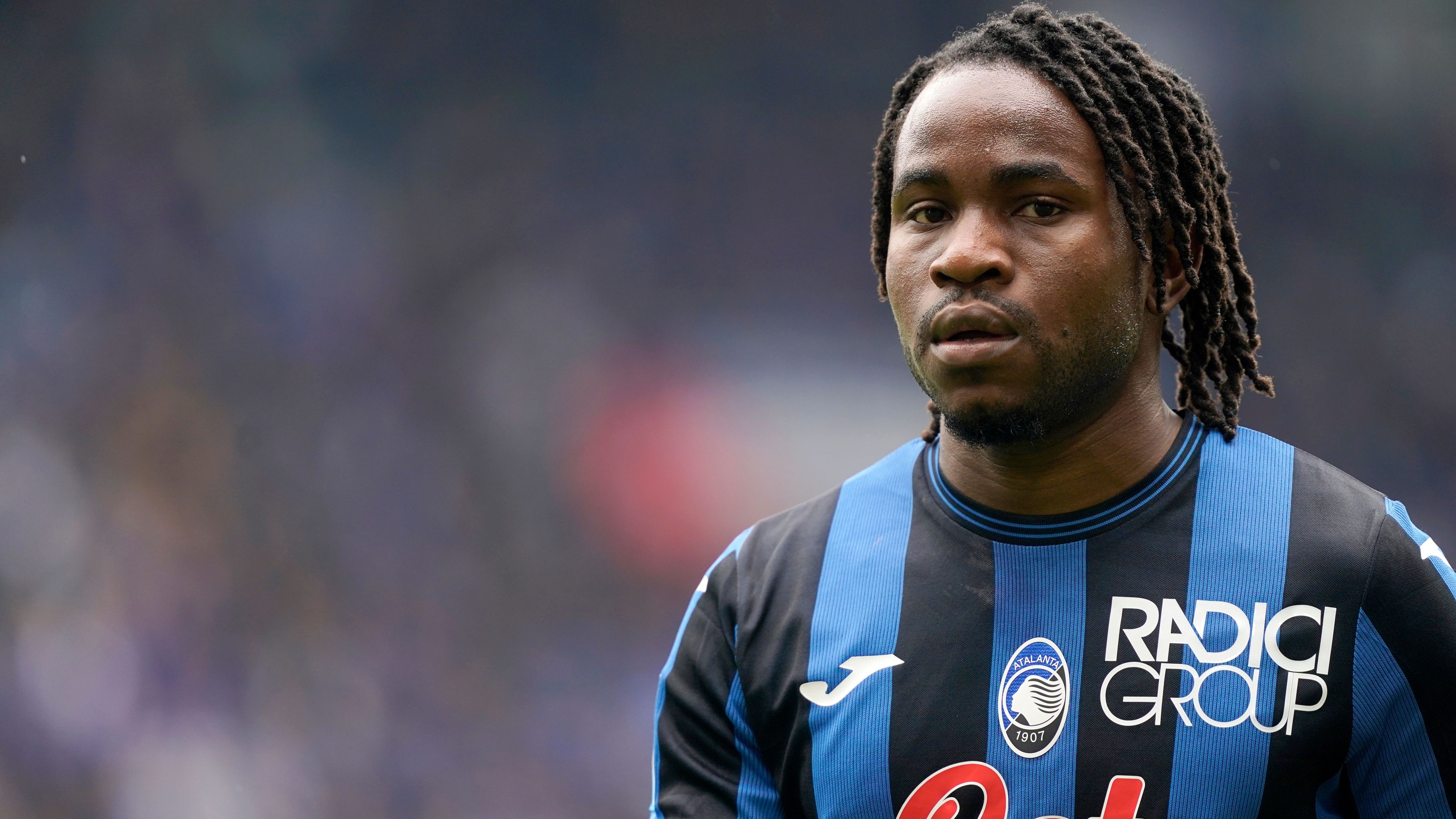 Ademola Lookman desata la batalla por el traspaso entre Galatasaray y Fenerbahçe, pero el Atalanta mantiene su demanda de 50 millones de euros.
