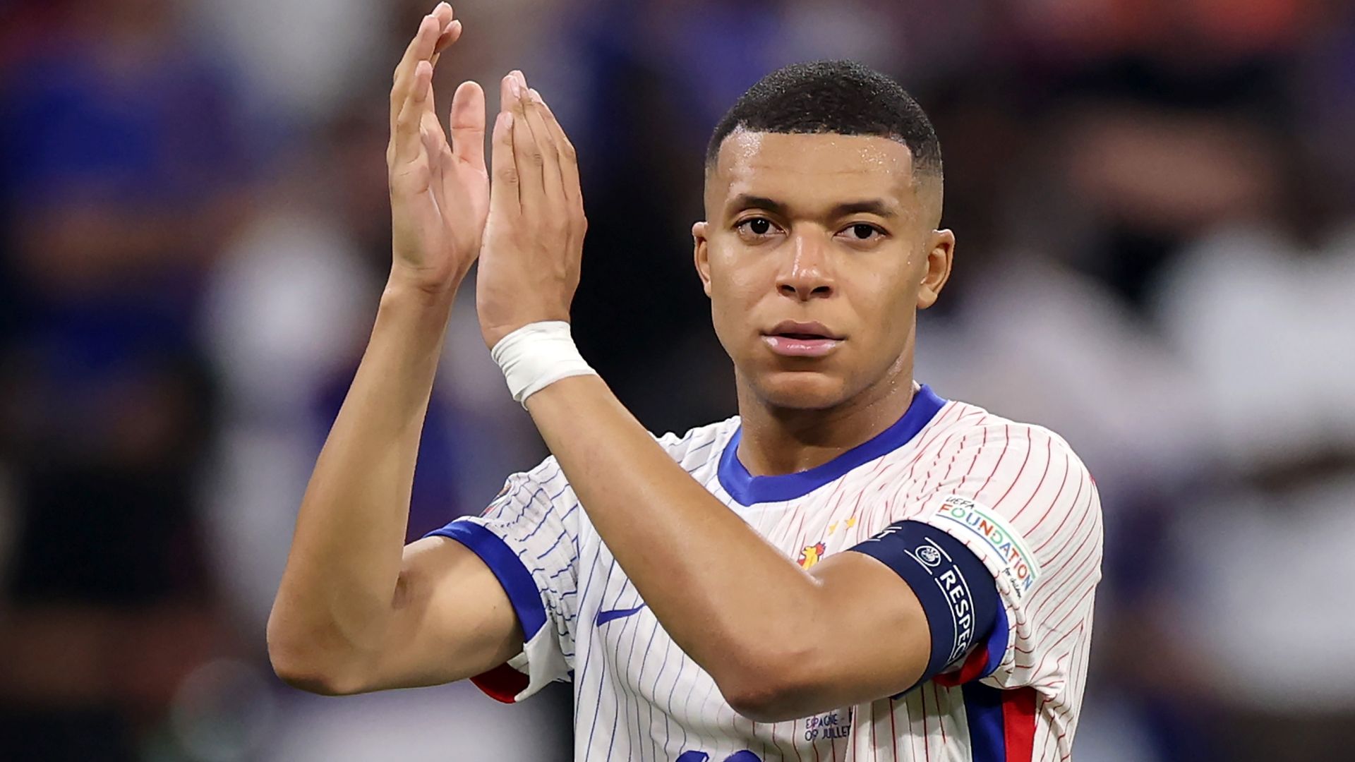 Kylian Mbappé Earns Respect from Teammates and Is Praised as a Natural Leader by Barcelona's Jules Koundé