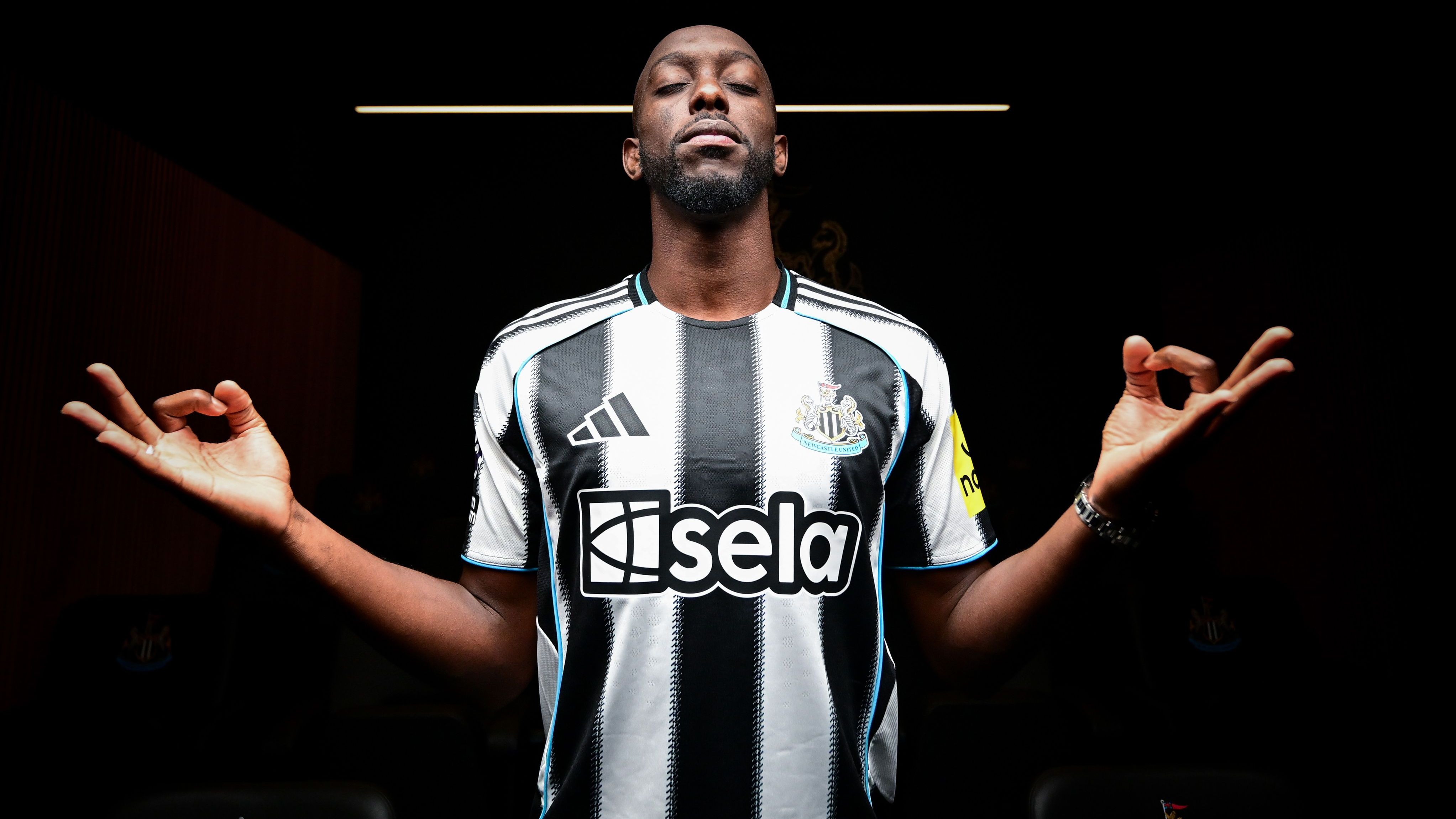 That's How Football Has Evolved” – Brentford Player Supports Yoane Wissa After Ex-Teammate's Transfer to Newcastle