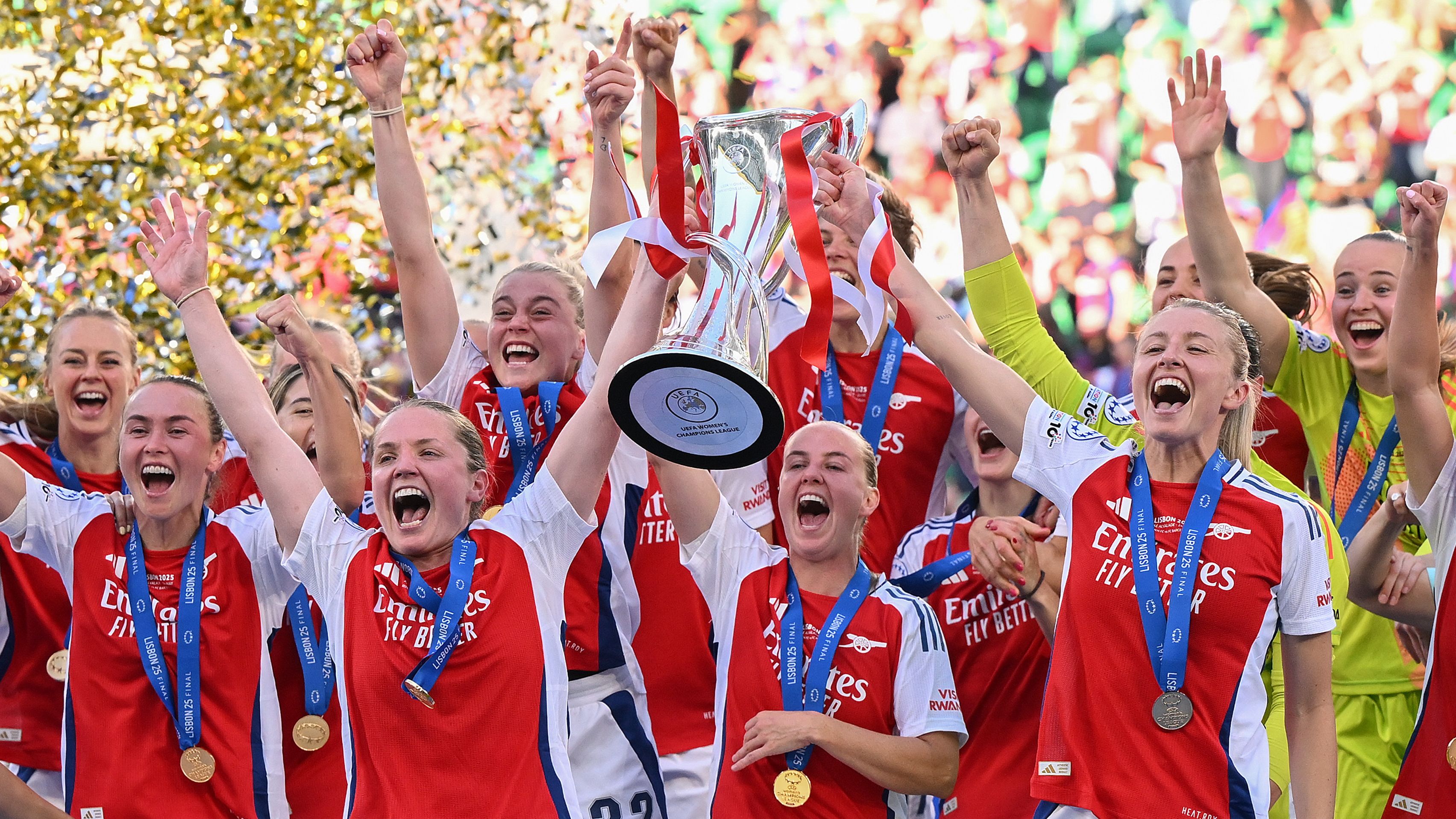 Can Arsenal, Manchester United, or Manchester City Challenge Chelsea's Dominance in the Women's Super League and End Their Seven-Year Title Run?