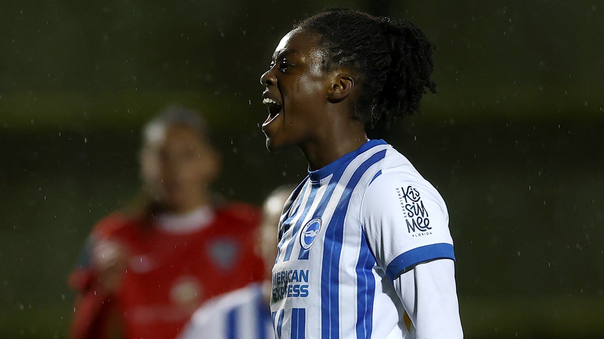 Can Arsenal, Manchester United, or Manchester City Challenge Chelsea's Dominance in the Women's Super League and End Their Seven-Year Title Run?