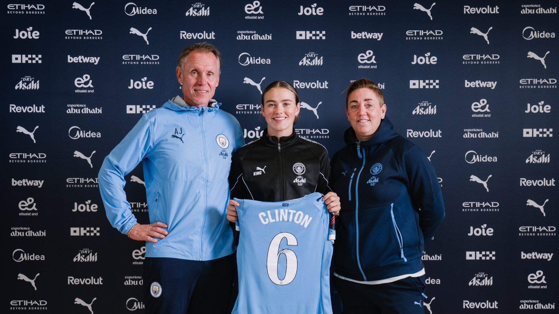 Official Swap: England Internationals Jess Park and Grace Clinton Exchange Clubs Between Manchester City and United on WSL Deadline Day