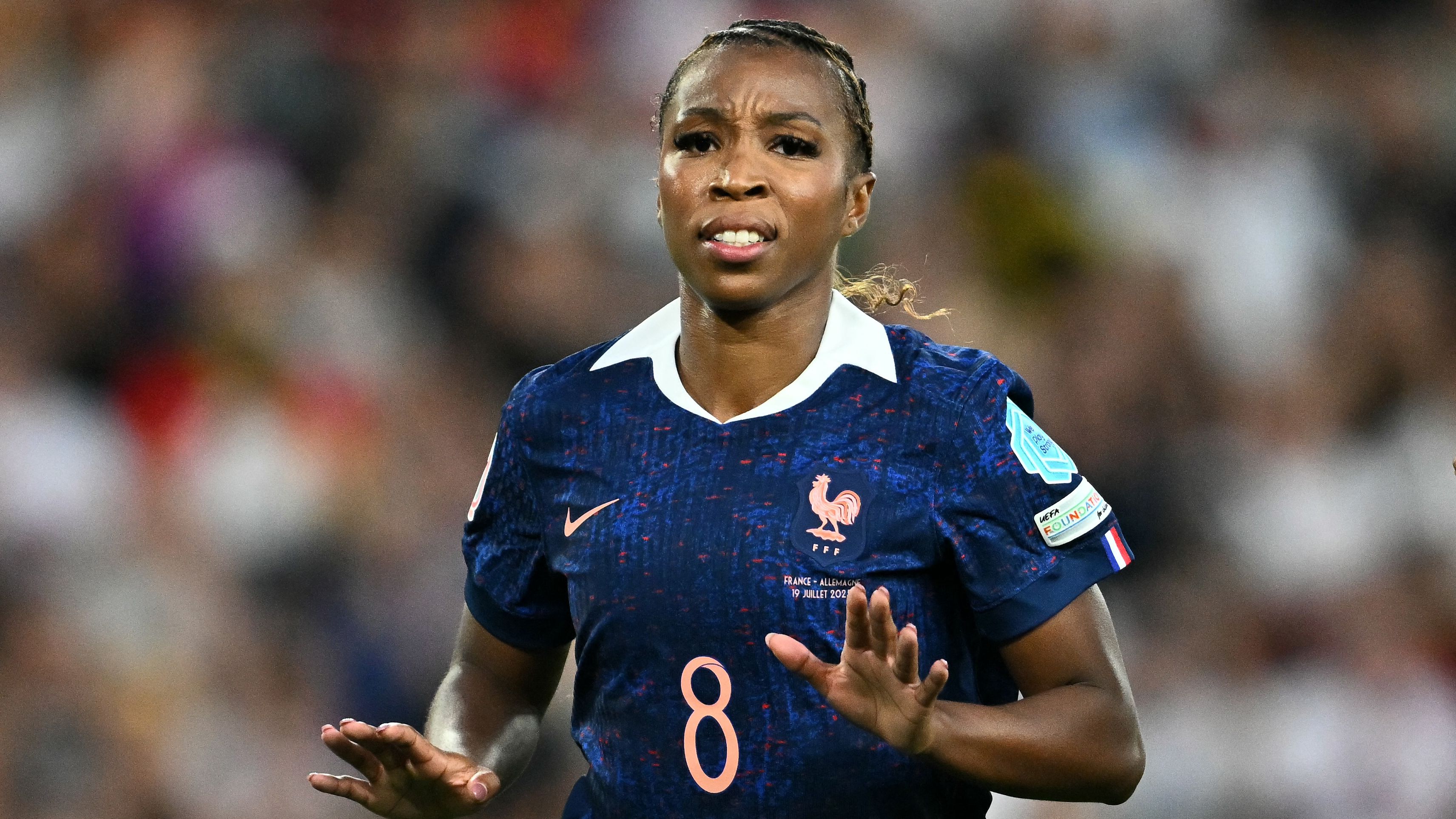 สิงโตลอนดอนซิตี้ยืนยันการเซ็นสัญญากับเกรซ เกโยโร กองกลาง PSG ในวันสุดท้ายของตลาดซื้อขายด้วยค่าตัวสถิติโลก 1.4 ล้านปอนด์