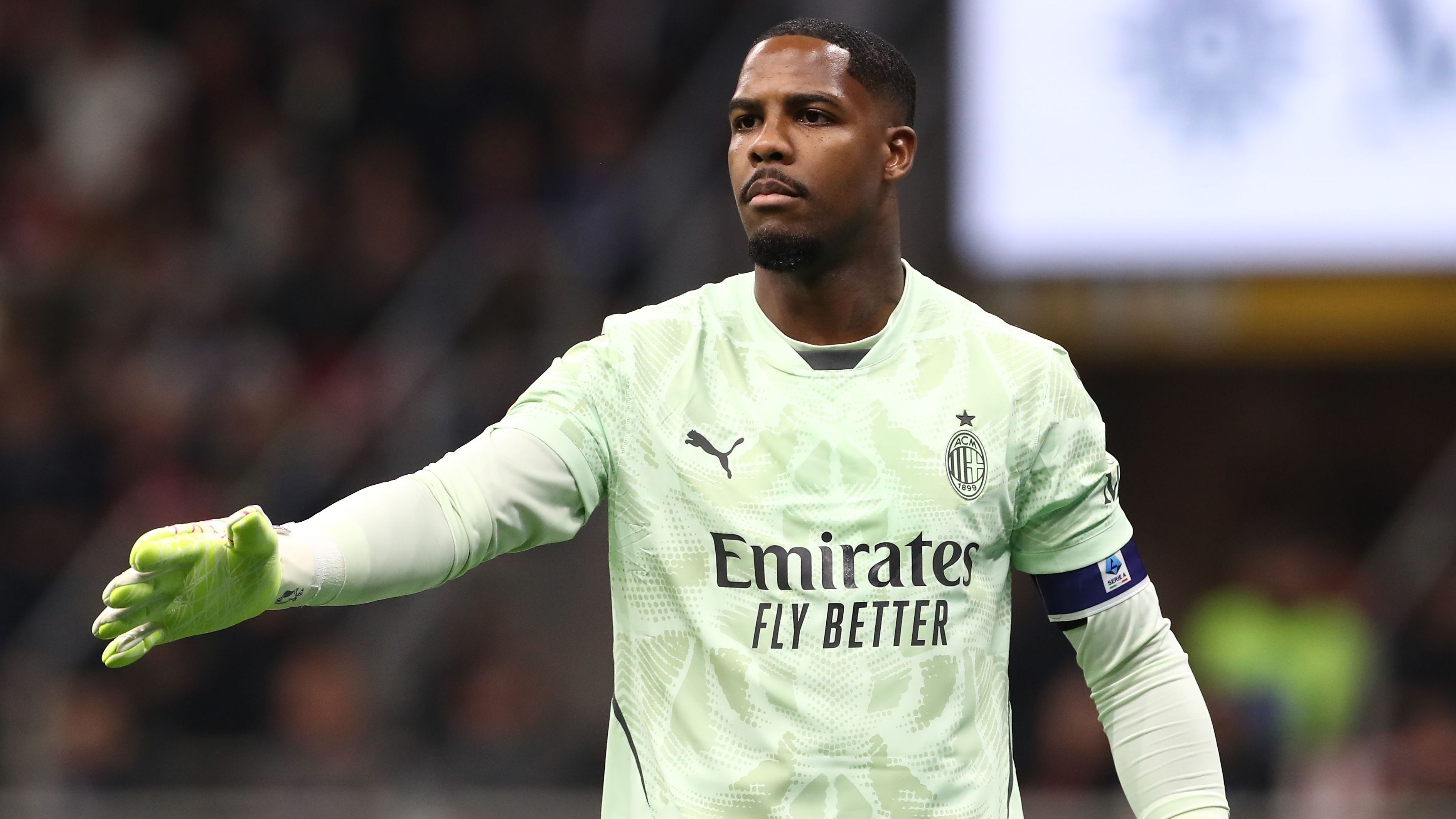 Mike Maignan edging towards free transfer as AC Milan contract talks fall apart after failed Chelsea transfer