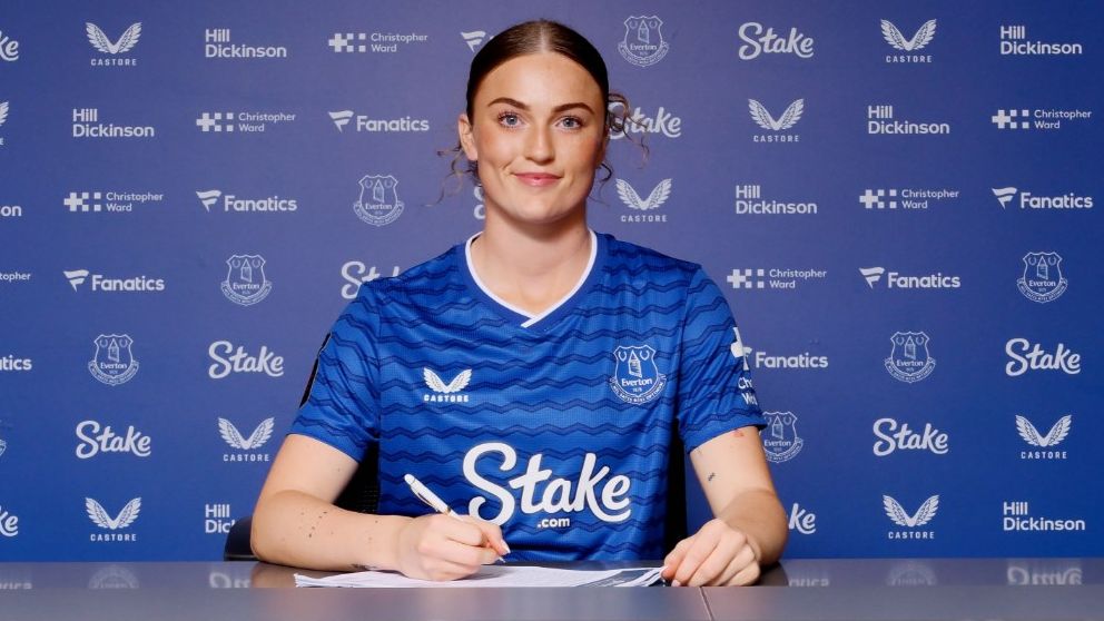 Lucy Bronze's increased competition at Chelsea, Chloe Kelly looking to lock down her Arsenal role & 10 Lionesses talking points heading into the 2025-26 WSL season